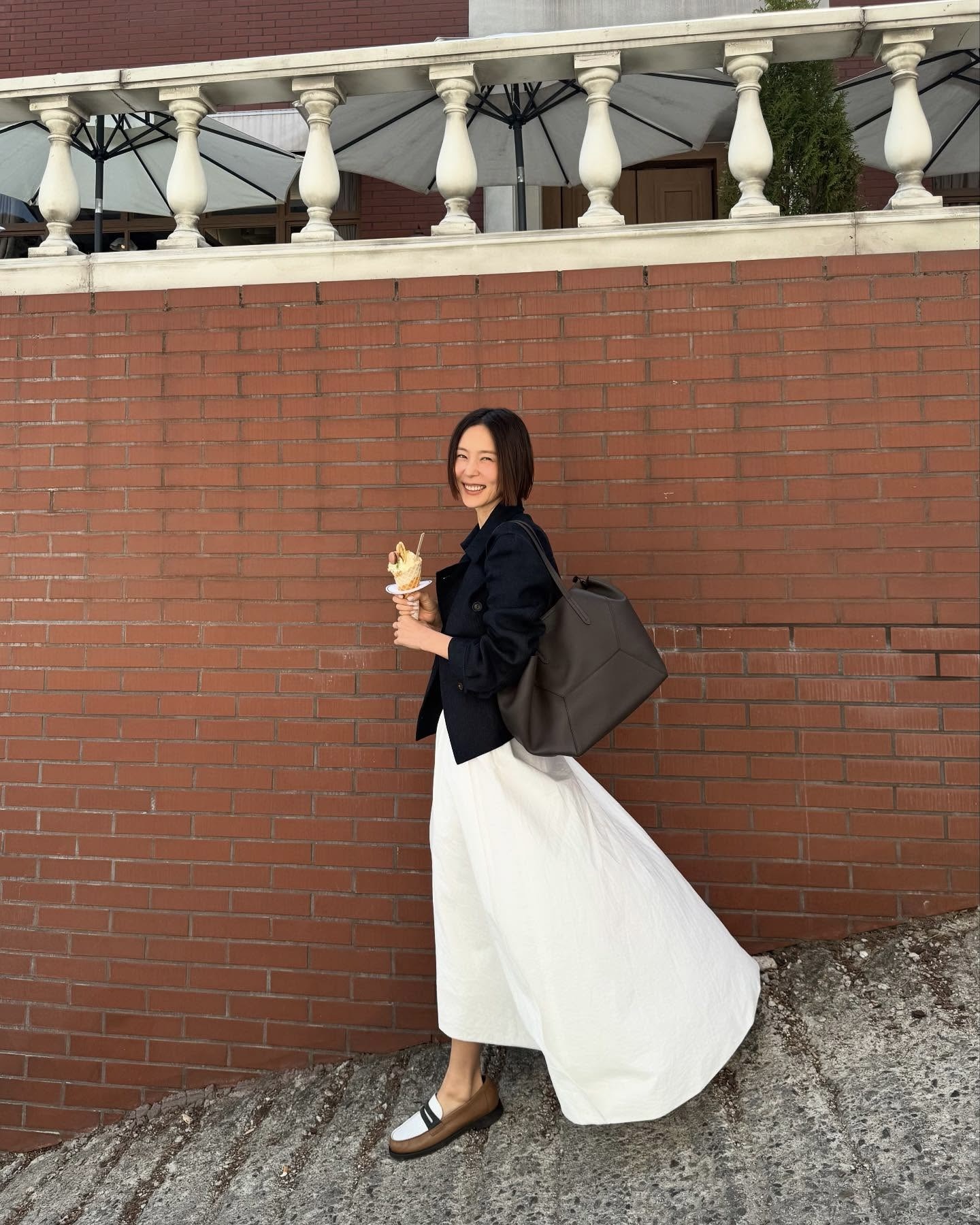 오늘의 선택? 화이트 롱스커트🤍
데이트룩부터 출근룩까지 활용 가능한 화이트 롱스커트🪄🪽 이미지