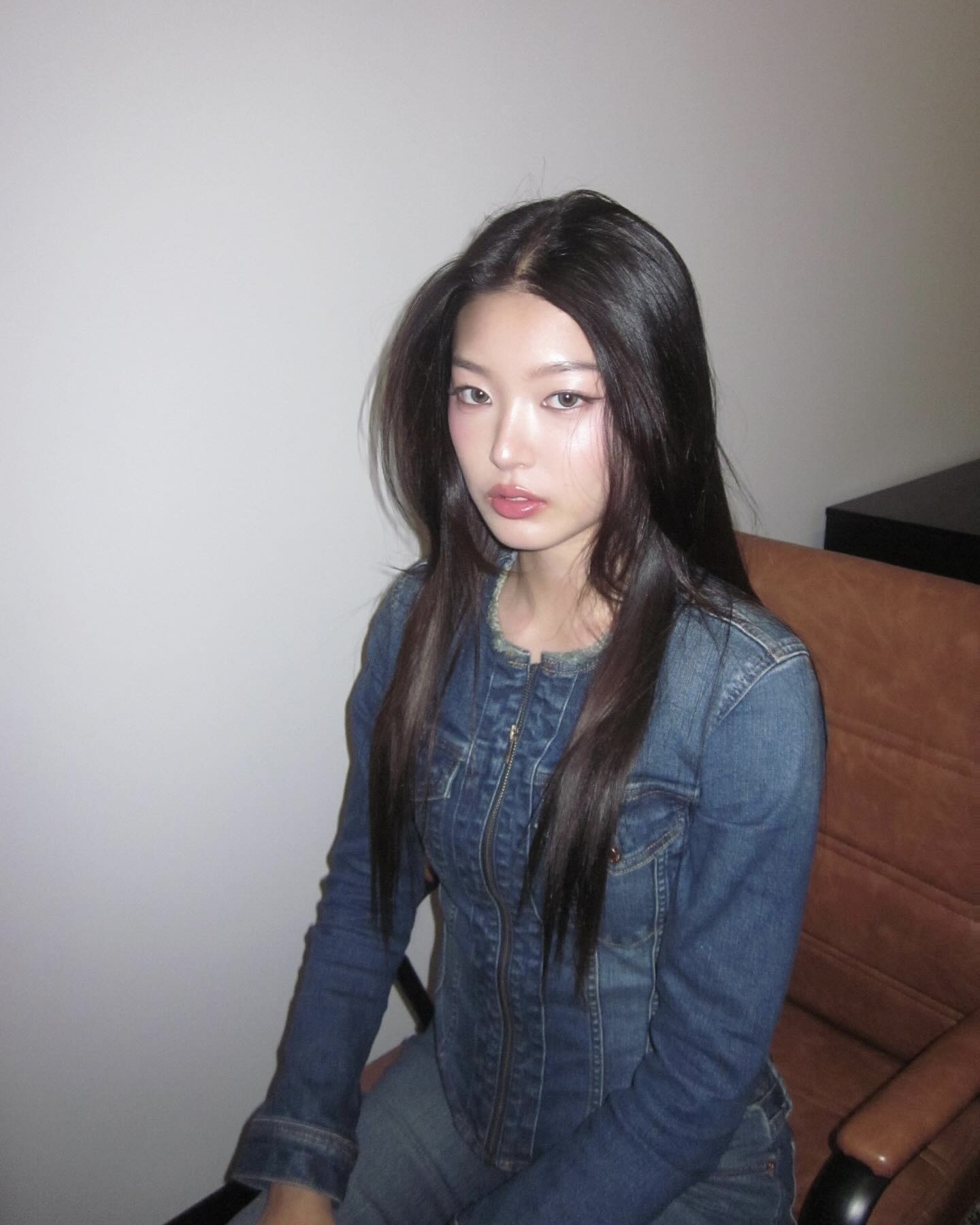 데님자켓 코디는 이것만 참고해봐🤍
가을 날씨에 제일 잘 어울리는 아우터는 바로 데님☁️🌀  이미지3