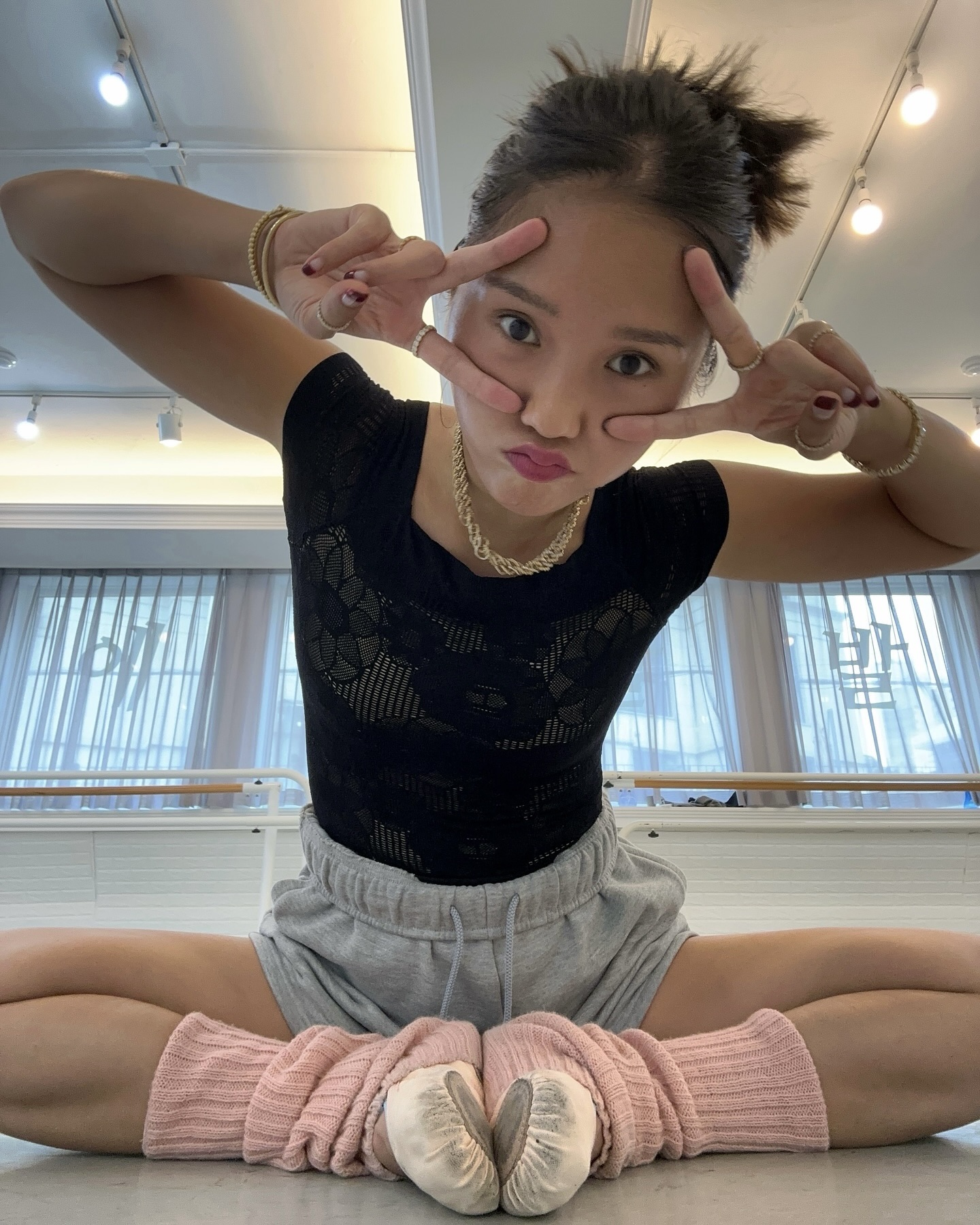 우아함 장착 완료🩰
다리 교정 효과까지 챙기는 일석이조 취미 발레✨🩷 이미지4