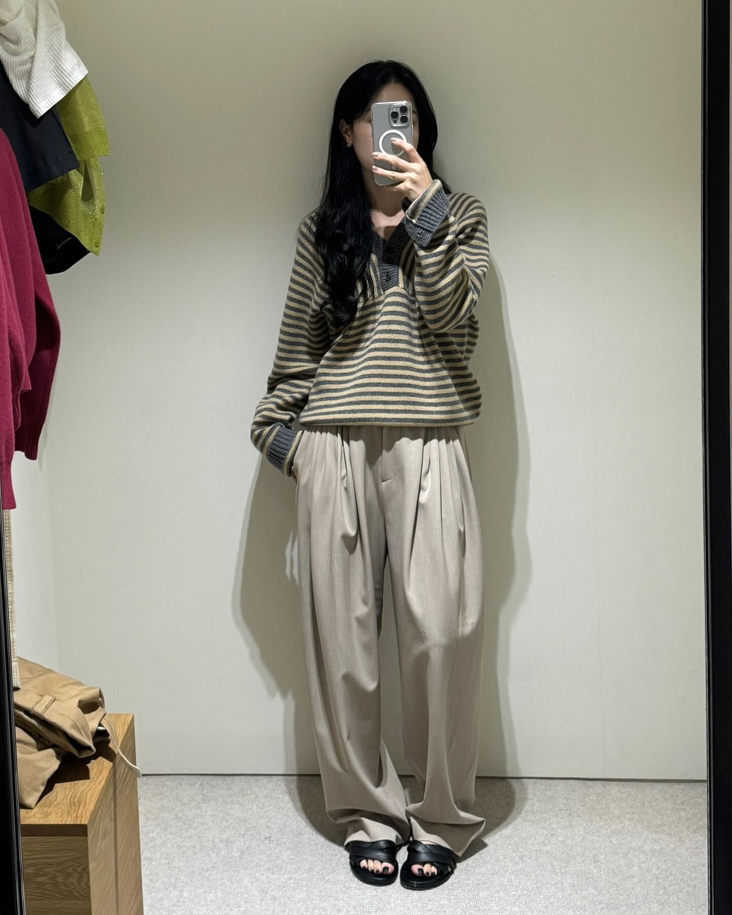 옷잘알들은 베이지 팬츠 입어💁🏻‍♀️
여름엔 데님 가을엔 역시 베이지 팬츠지🤎💫 스타일링 참고해 보세요 이미지5
