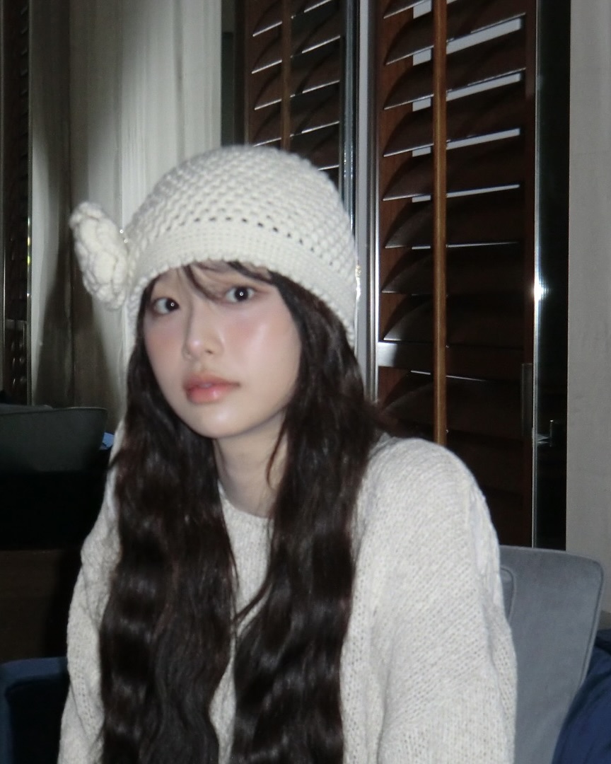 비니로 완성하는 간절기 코디🖤 이미지