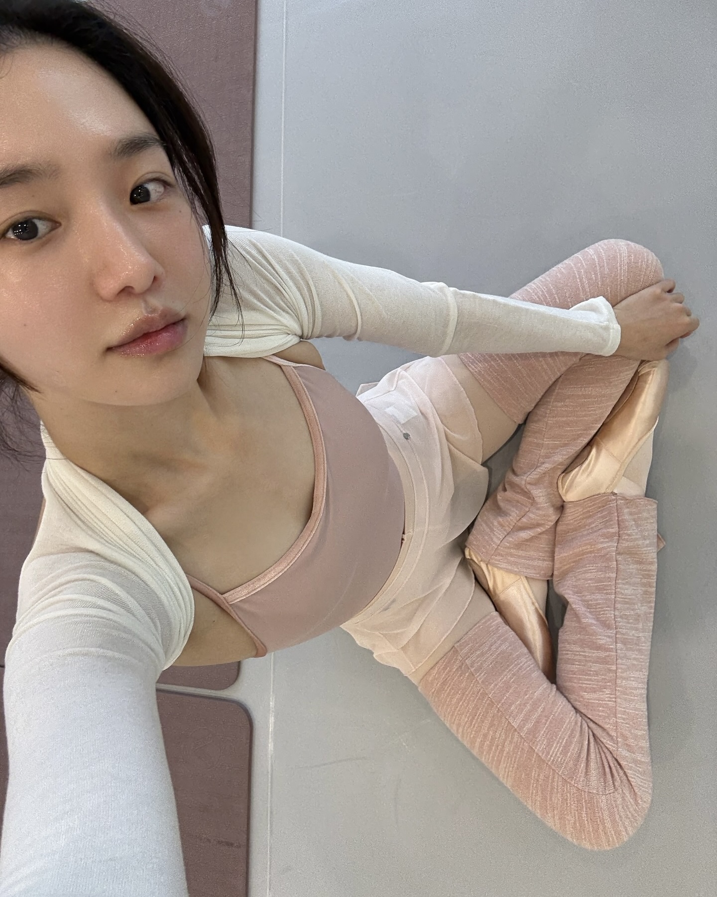 우아함 장착 완료🩰
다리 교정 효과까지 챙기는 일석이조 취미 발레✨🩷 이미지