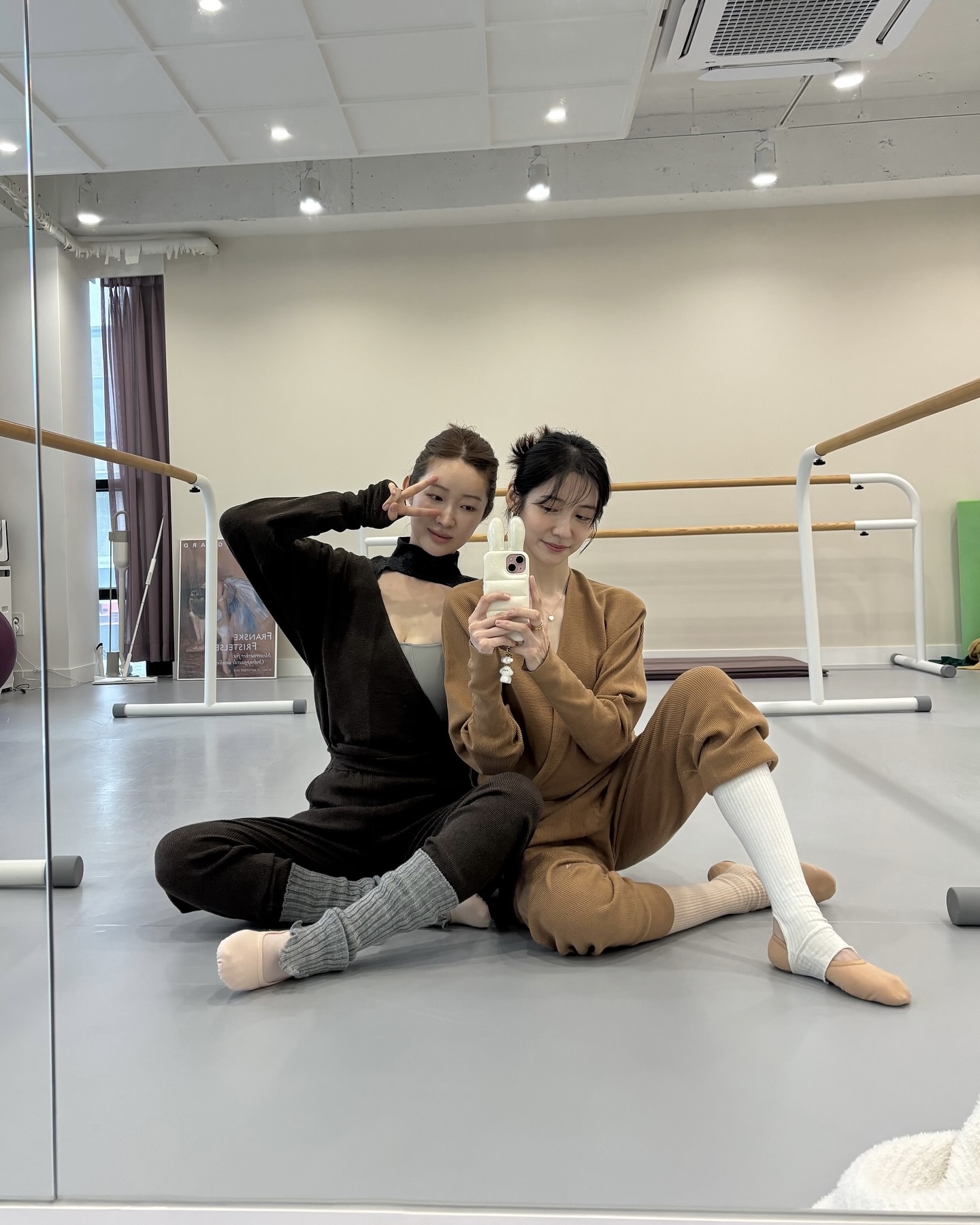우아함 장착 완료🩰 다리 교정 효과까지 챙기는 일석이조 취미 발레✨🩷 이미지