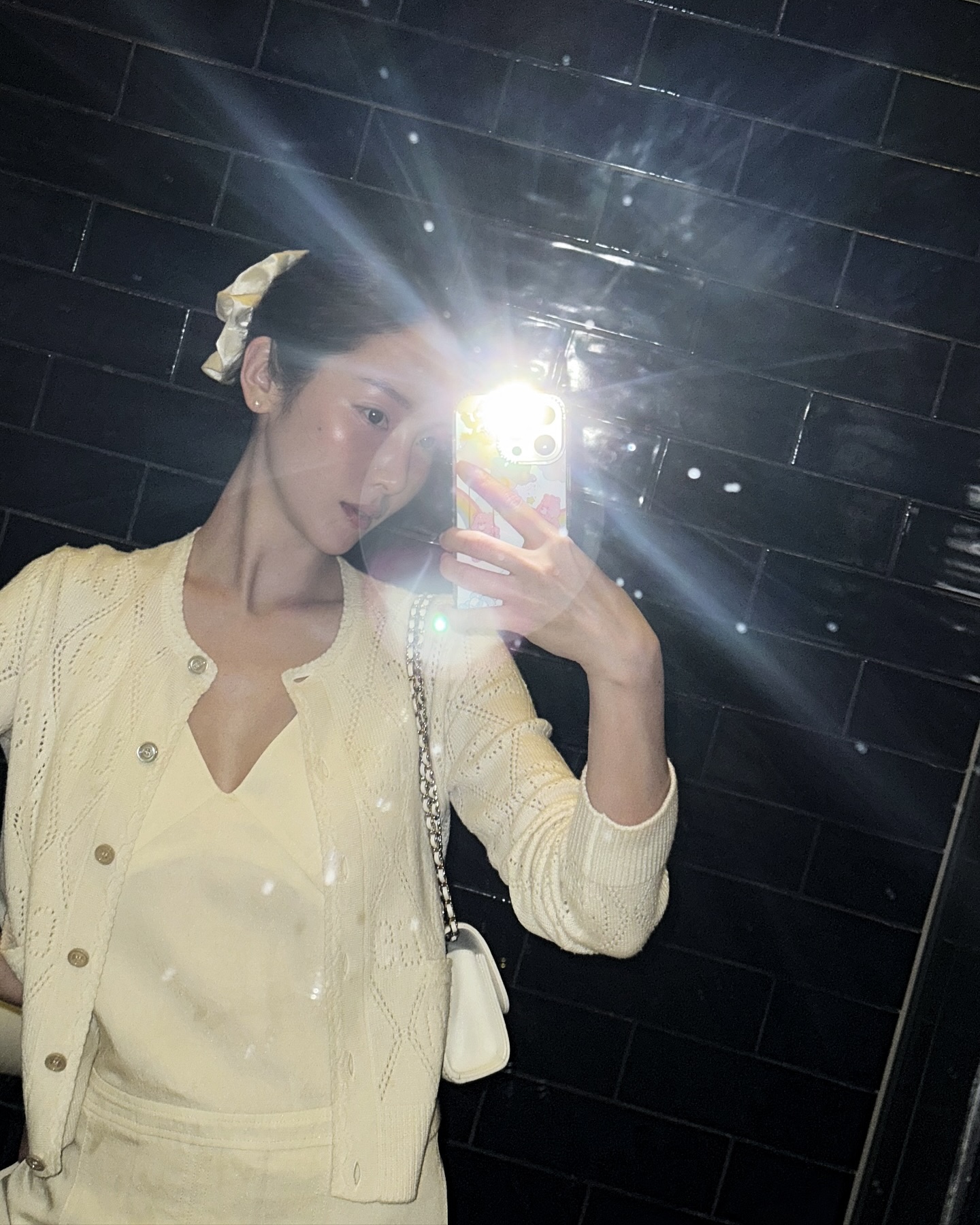 곱창머리끈으로 러블리 무드🎀
묶기만 해도 예쁘고 귀여운 데일리 헤어스타일 필수템✨🤍 이미지