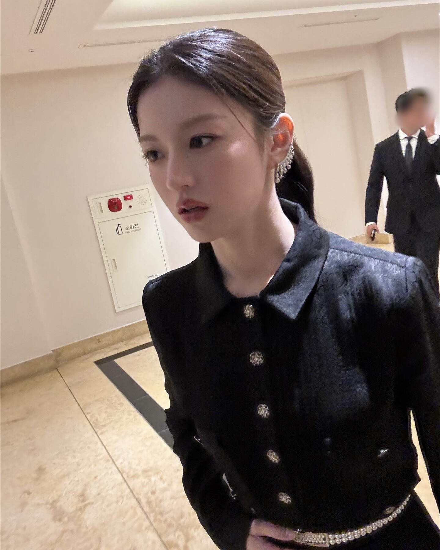 인간샤넬은 역시 고윤정🤍
샤넬 트위드랑 고윤정이 찰떡인 사건이다💎🖤 이미지4