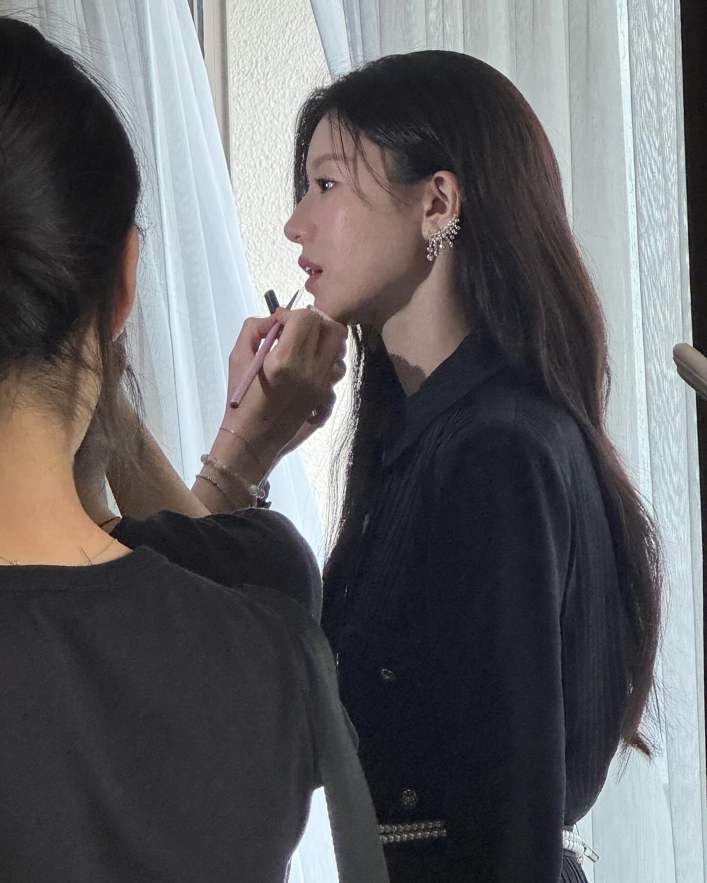 인간샤넬은 역시 고윤정🤍
샤넬 트위드랑 고윤정이 찰떡인 사건이다💎🖤 이미지3
