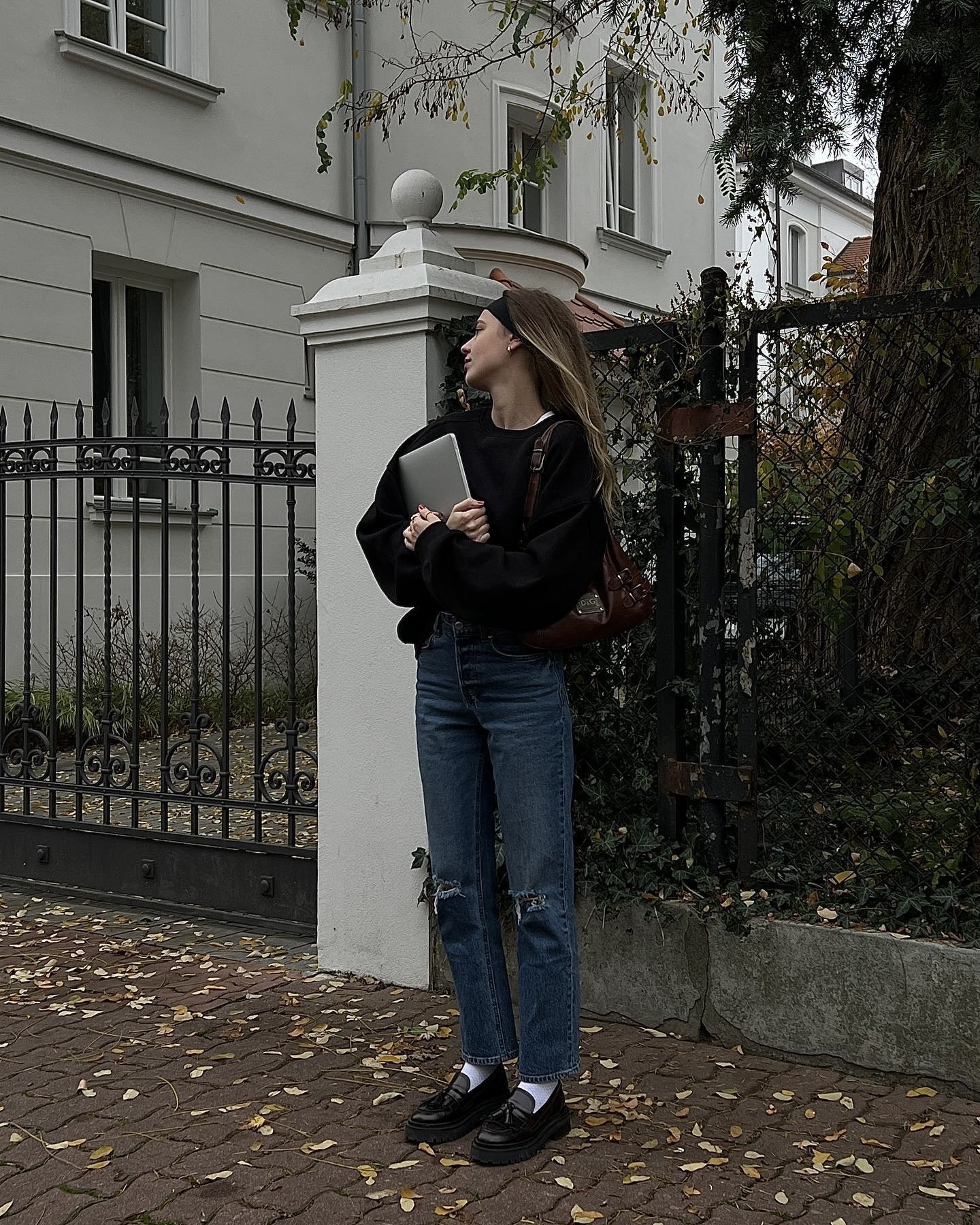 편해서 자꾸 손이 가는 데일리템✅
누구나 쉽게 스타일링 하기 좋은 무지 맨투맨🖤🤍참고해 보자 이미지4