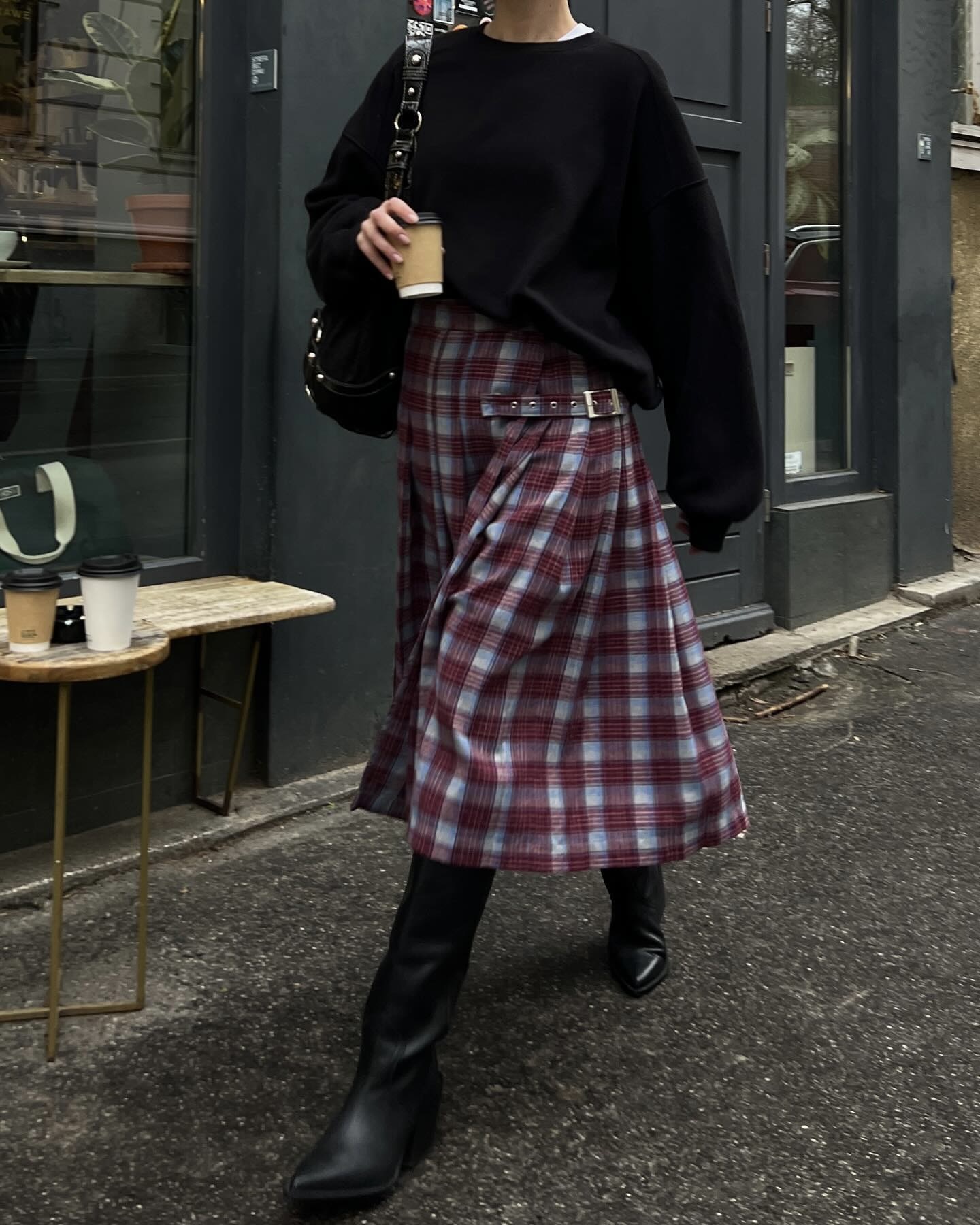 편해서 자꾸 손이 가는 데일리템✅
누구나 쉽게 스타일링 하기 좋은 무지 맨투맨🖤🤍참고해 보자 이미지7