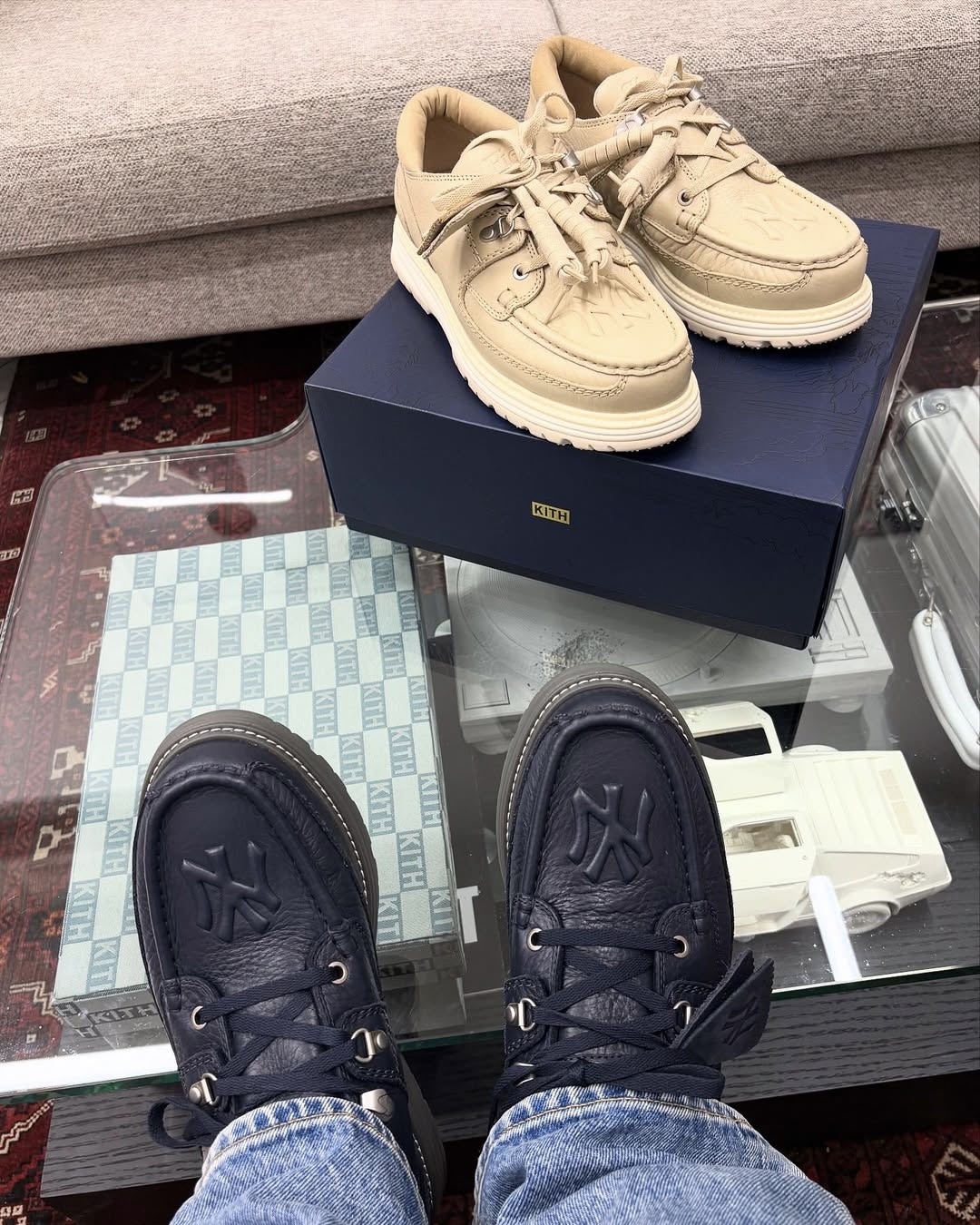 뉴욕맛 입힌 키스 x 클락스🗽👞 이미지