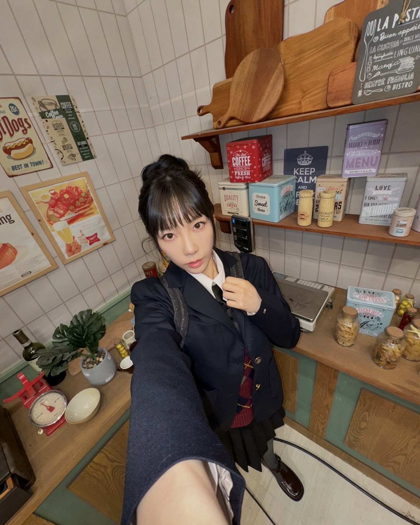 계절 바뀌면 헤어도 업데이트하자🐈‍⬛
가을에 옷만 바꿀 거야? 앞머리도 갈아타자 풀뱅으로🧚🏻✨ 이미지6