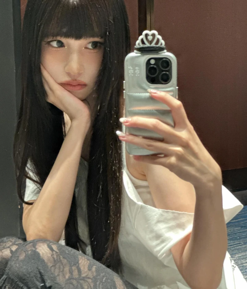 계절 바뀌면 헤어도 업데이트하자🐈⬛
가을에 옷만 바꿀 거야? 앞머리도 갈아타자 풀뱅으로🧚🏻✨ 이미지7