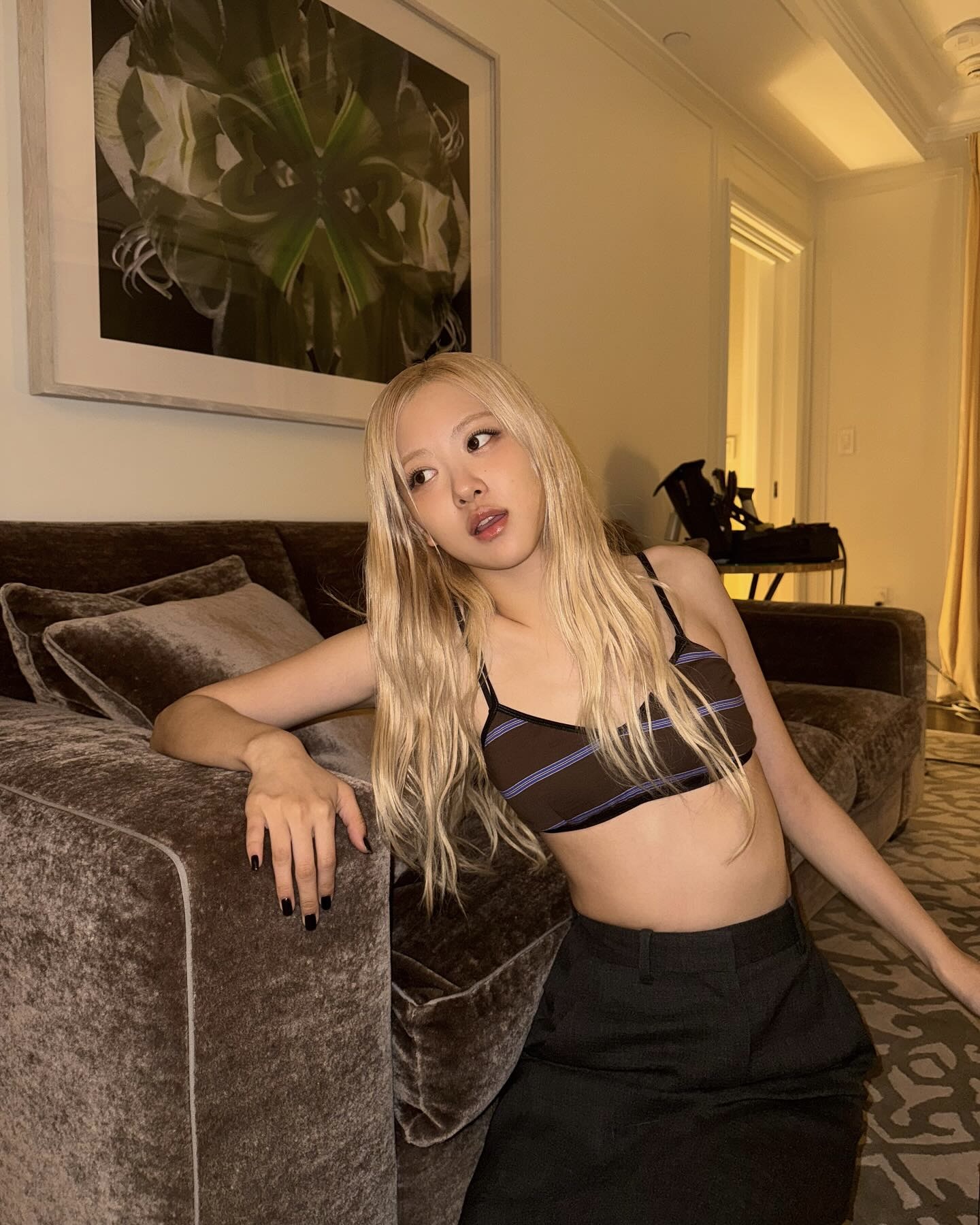 가을빛으로 물든 셀럽들의 볼🪄
옷만 바꾸지 말고 블러셔 컬러까지 챙겨 센스 있게 맞춰보자✨🍂 이미지6