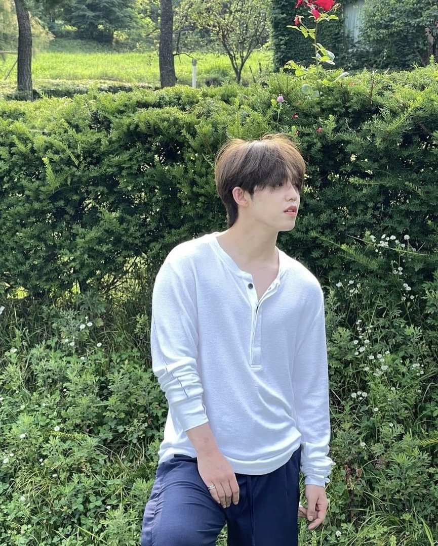 헨리넥 입기 좋은 요즘🕸️ 이미지5
