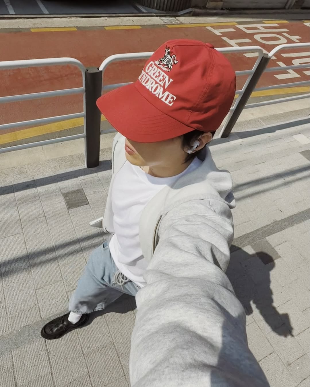 연휴 마지막엔 일자챙 툭🧢 이미지