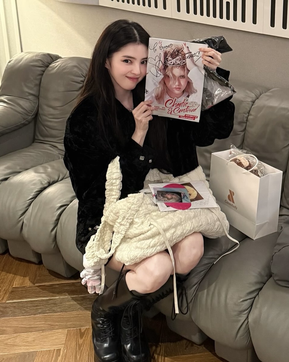 뭐랑 매치해도 예쁜 롱부츠🖤
미니스커트, 긴 바지에 어울리는 롱부츠로 라인, 비율 챙기자☑️✨ 이미지2