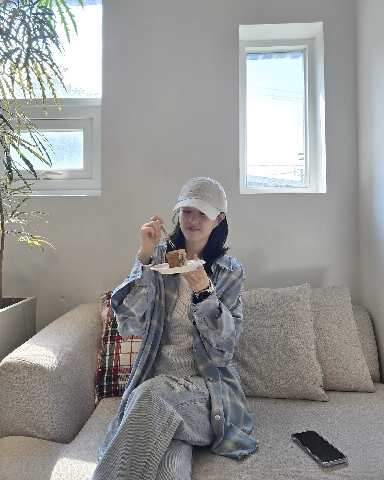 꾸안꾸 룩 필수템, 체크 셔츠🧚🏻
짧은 가을🍁😮‍💨추워지기 전에 체크 셔츠 얼른 꺼내 입자 이미지7