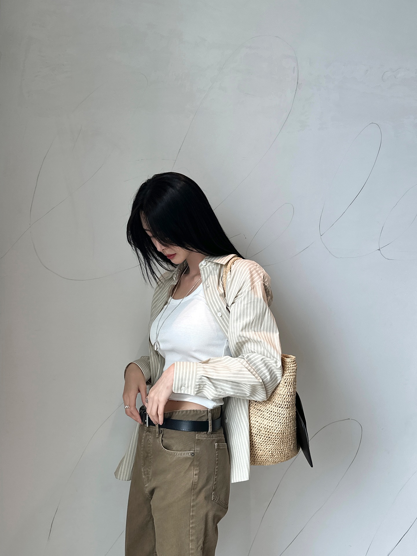 이번 주 데일리룩은 셔츠로 해결해👔
심플하지만 분위기 있는 데일리 셔츠 코디 모음.zip💛 이미지4