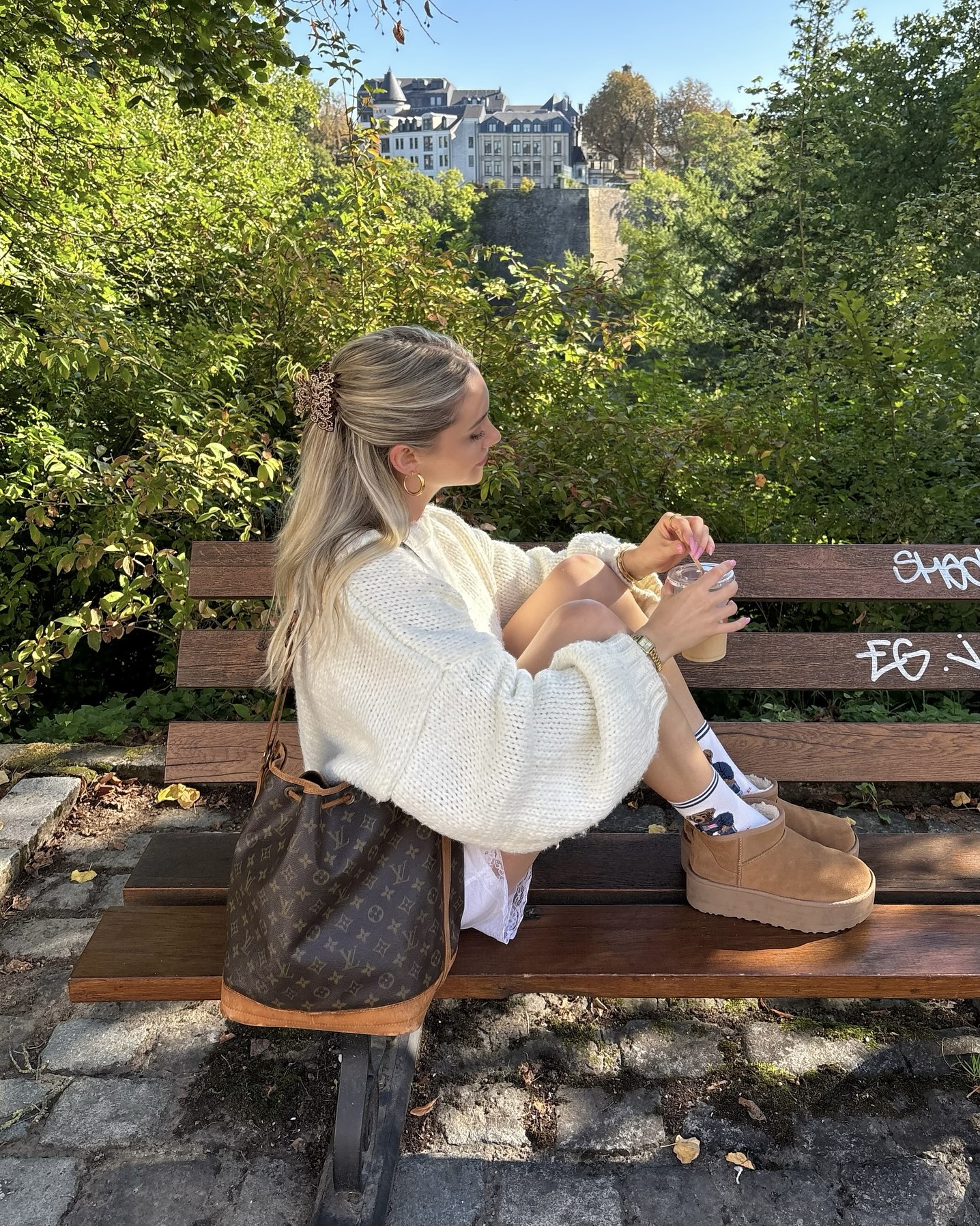 두께감 있는 니트로 가을 준비 끝🧵
바람 부는 가을 날씨에는 따뜻한 니트만한 게 없지🤎🍁 이미지8