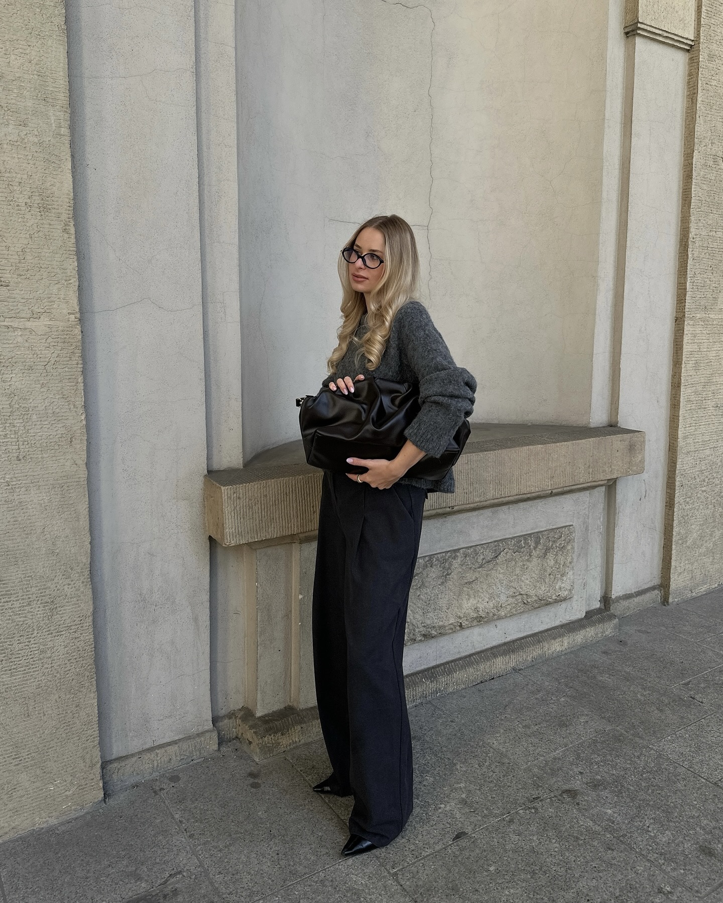 두께감 있는 니트로 가을 준비 끝🧵
바람 부는 가을 날씨에는 따뜻한 니트만한 게 없지🤎🍁 이미지2