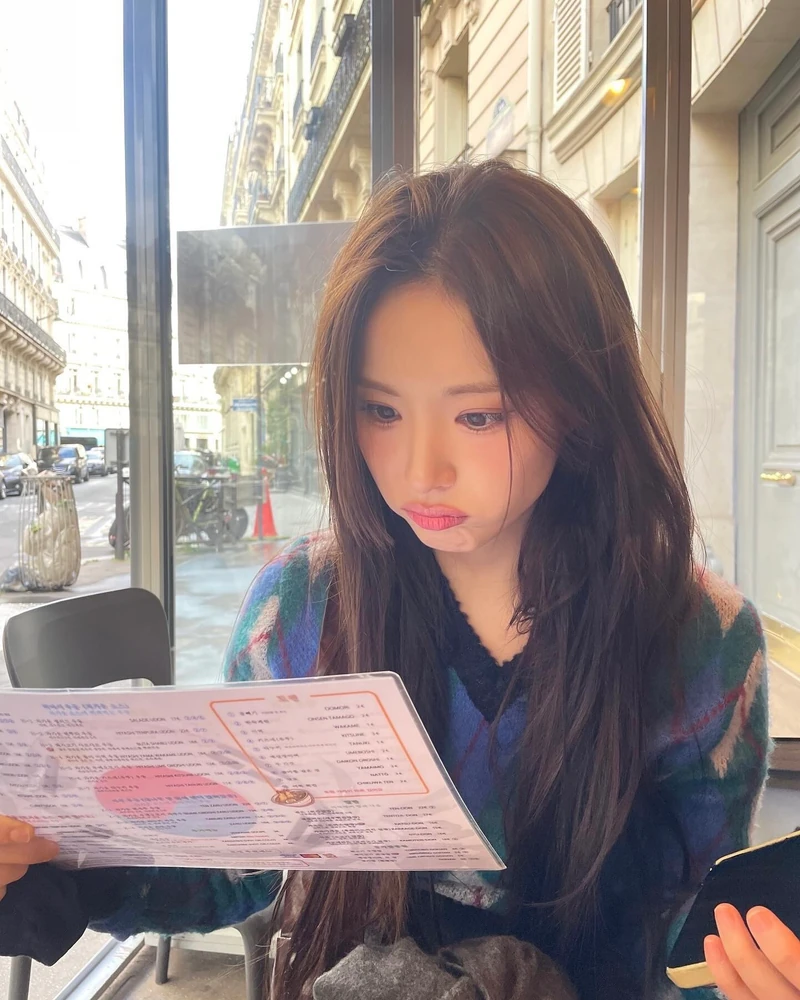 가을 분위기 제대로 살리고 싶다면🍁
차분함과 생기를 동시에 살리는💖💄 무화과 메이크업 해보자 이미지2