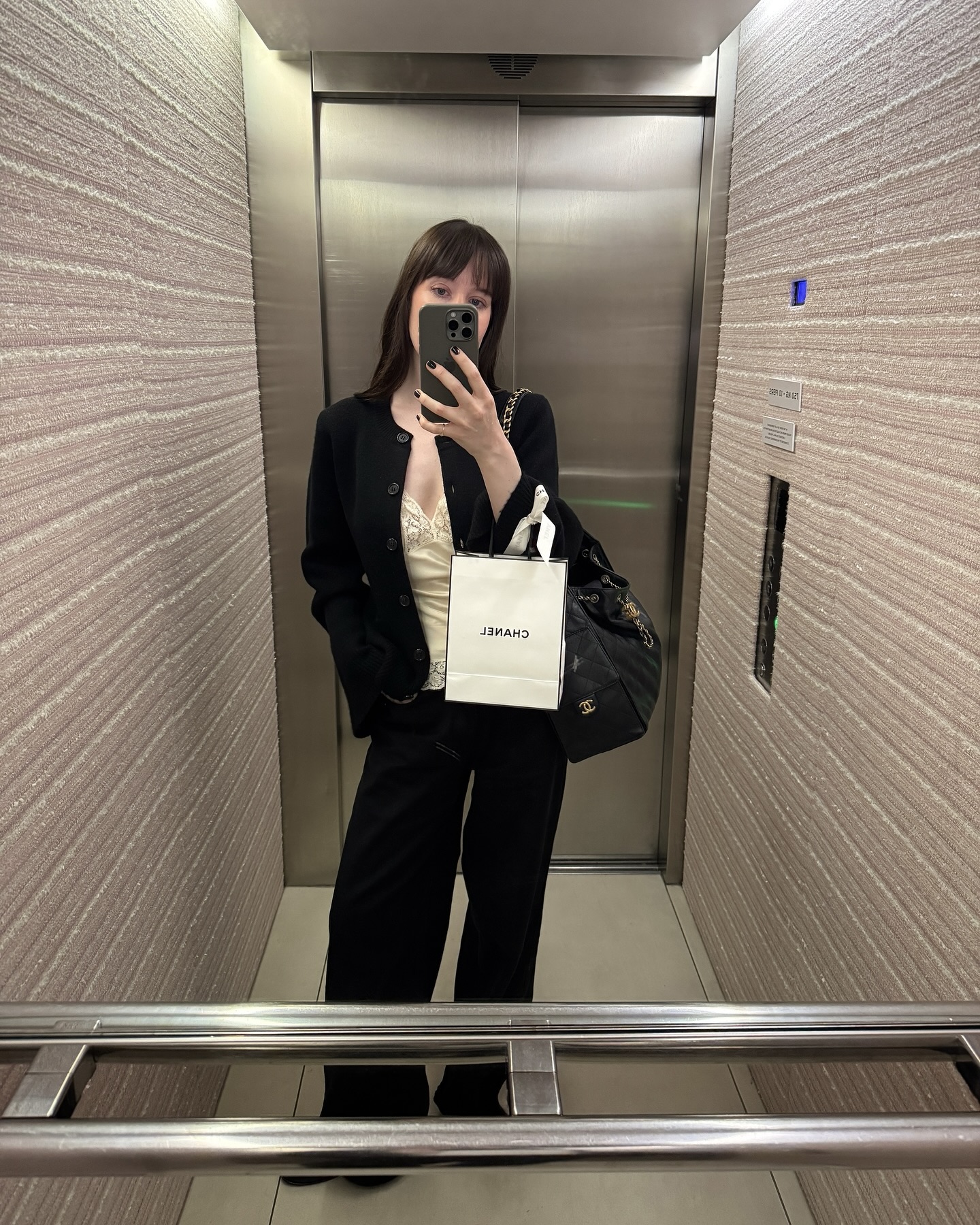 오늘은 슬랙스로 담백하게🖤 깔끔하고 분위기 있게, 과하지 않은 데일리룩 완성✨💫 이미지