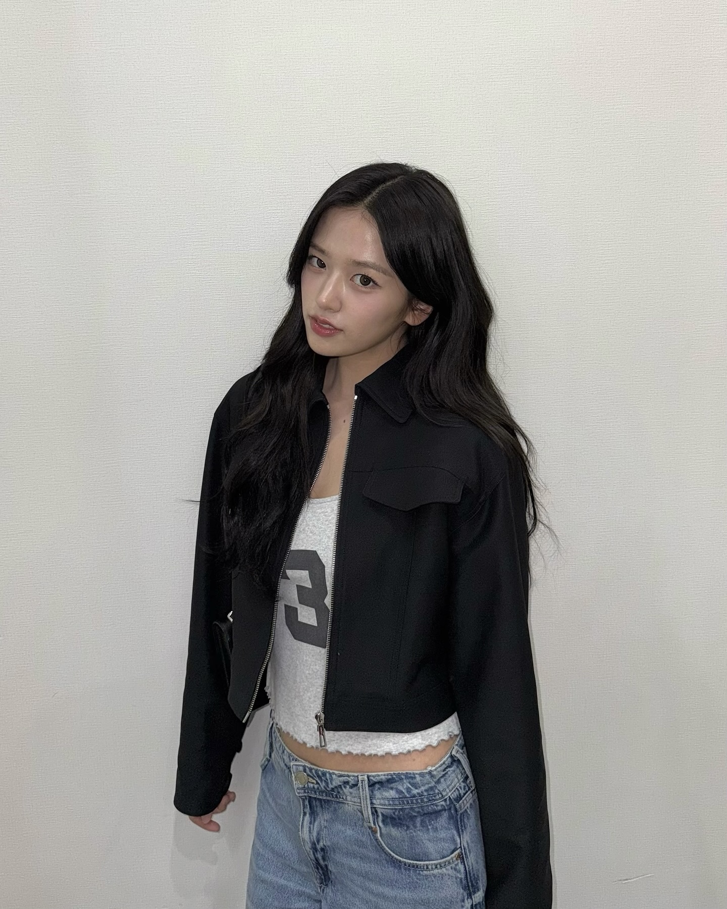 데님 팬츠에 뭐 입을지 고민 중?🤔 후드티, 아우터 모두 잘 어울리는 데님 팬츠💫💙코디 참고하자 이미지