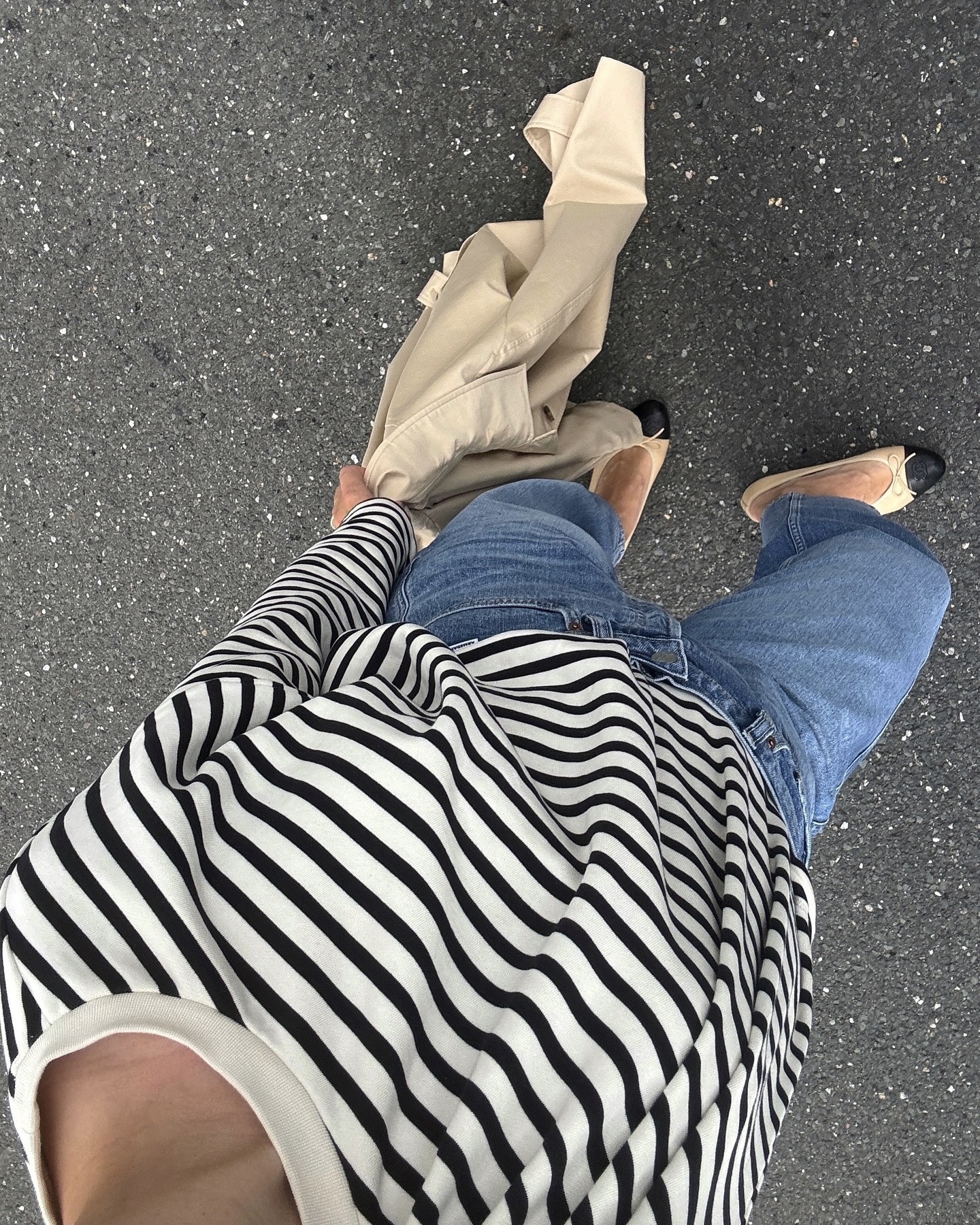 입어도 질리지 않는 데일리 패턴🤍
간절기엔 단독 겨울엔 이너로 스트라이프티 활용하자💁🏻‍♀️🖤 이미지2