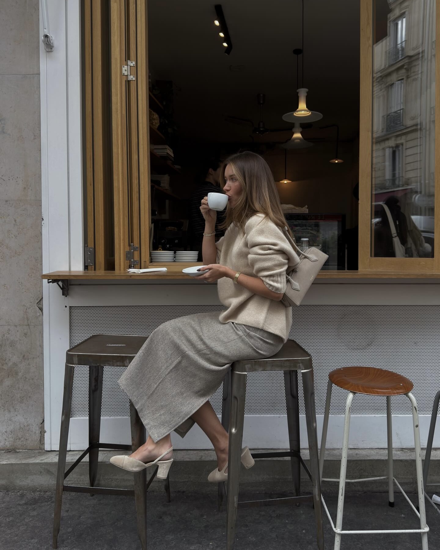 롱스커트로 완성하는 가을 무드🤎 여성스러우면서도 클래식한 실루엣✨지금 딱 입기 좋아요🍁 이미지
