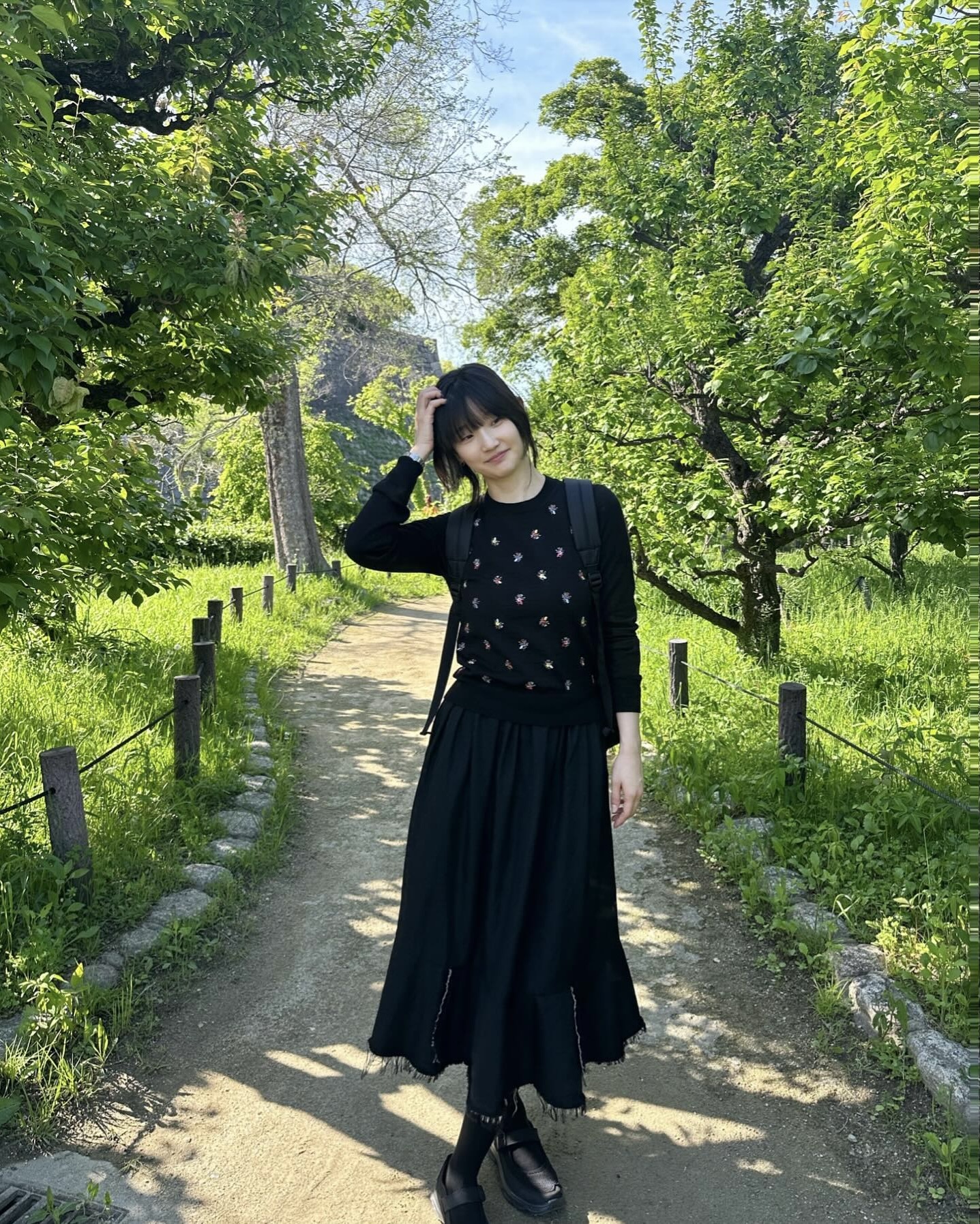 박소담 데일리룩엔 롱스커트 필수🎶
시크면서 세련된 블랙 롱스커트 코디👀🐈⬛오늘 룩에 활용해 보자 이미지7