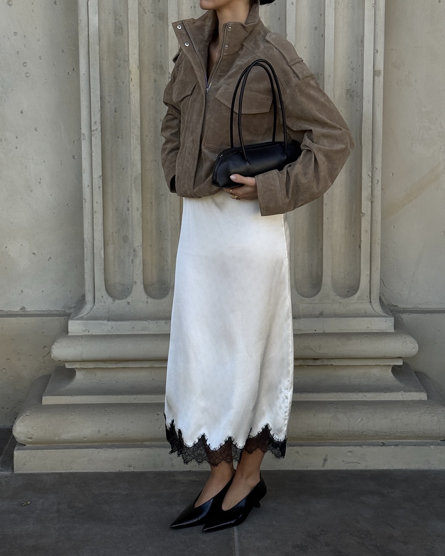 롱스커트로 완성하는 가을 무드🤎
여성스러우면서도 클래식한 실루엣✨지금 딱 입기 좋아요🍁 이미지6