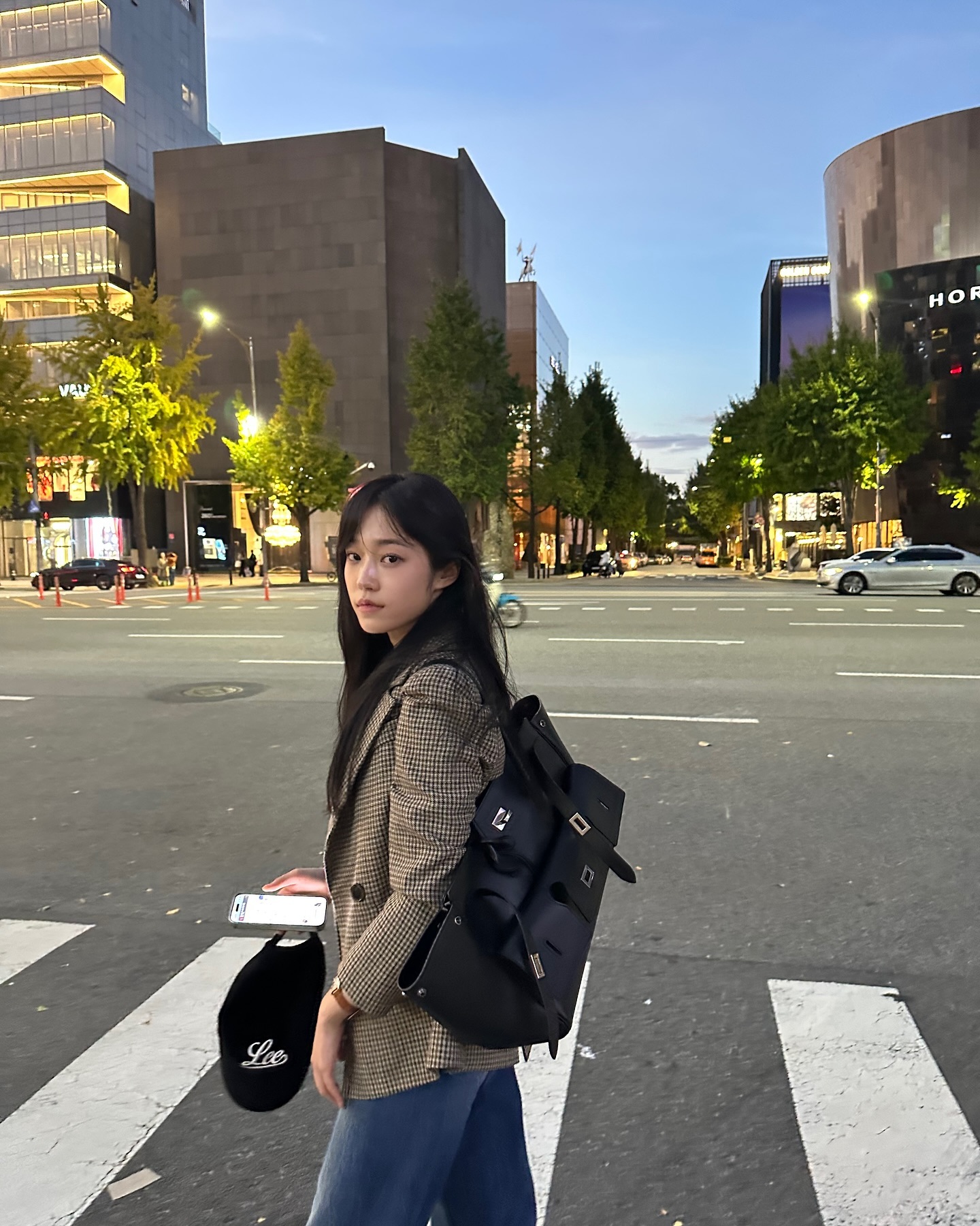 클래식한 매력의 블레이저룩🩶 가을엔 데일리로 입기 좋은 블레이저 하나면 충분해🍁 이미지