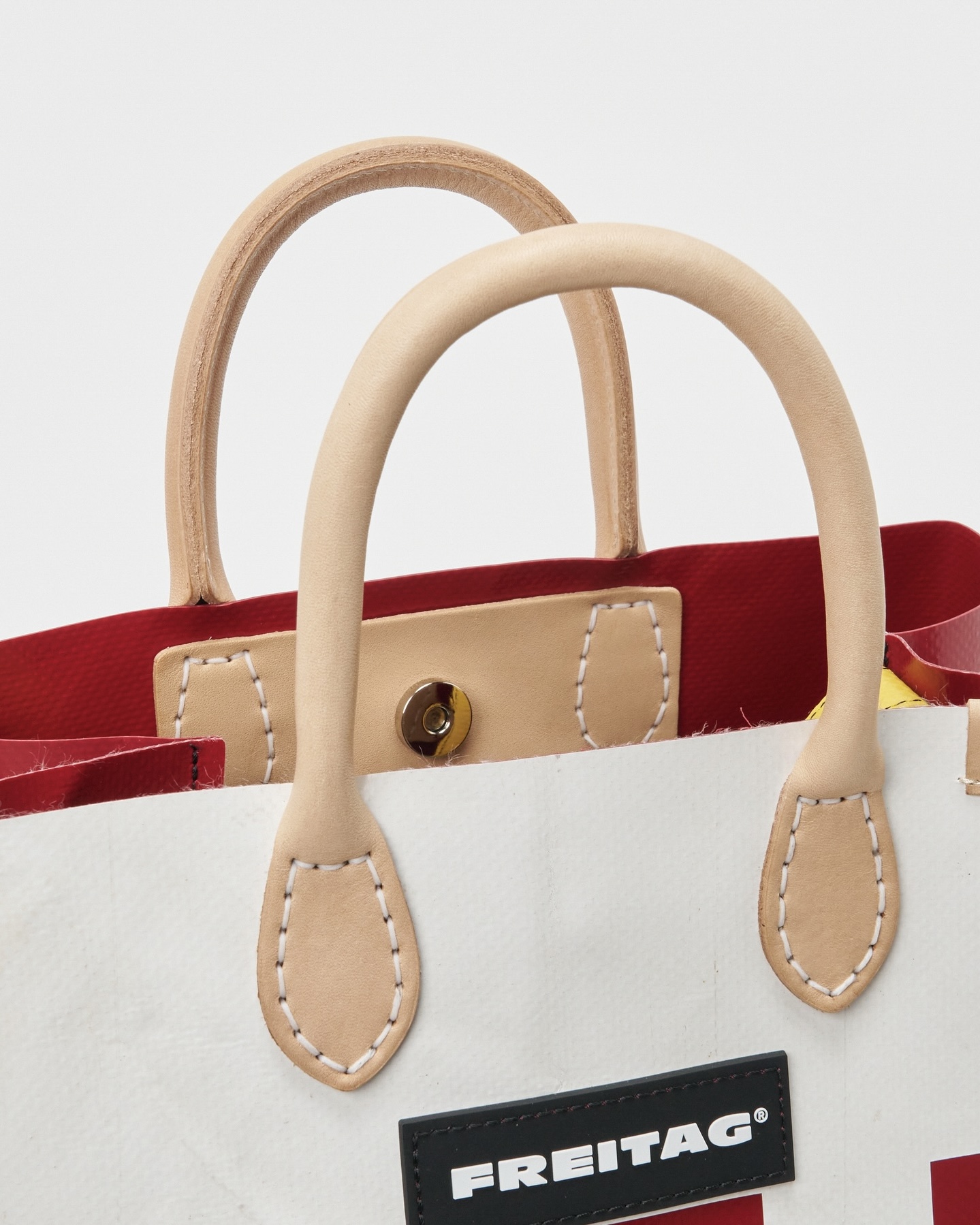 프라이탁 x 헨더스킴 영입 각👜 이미지9