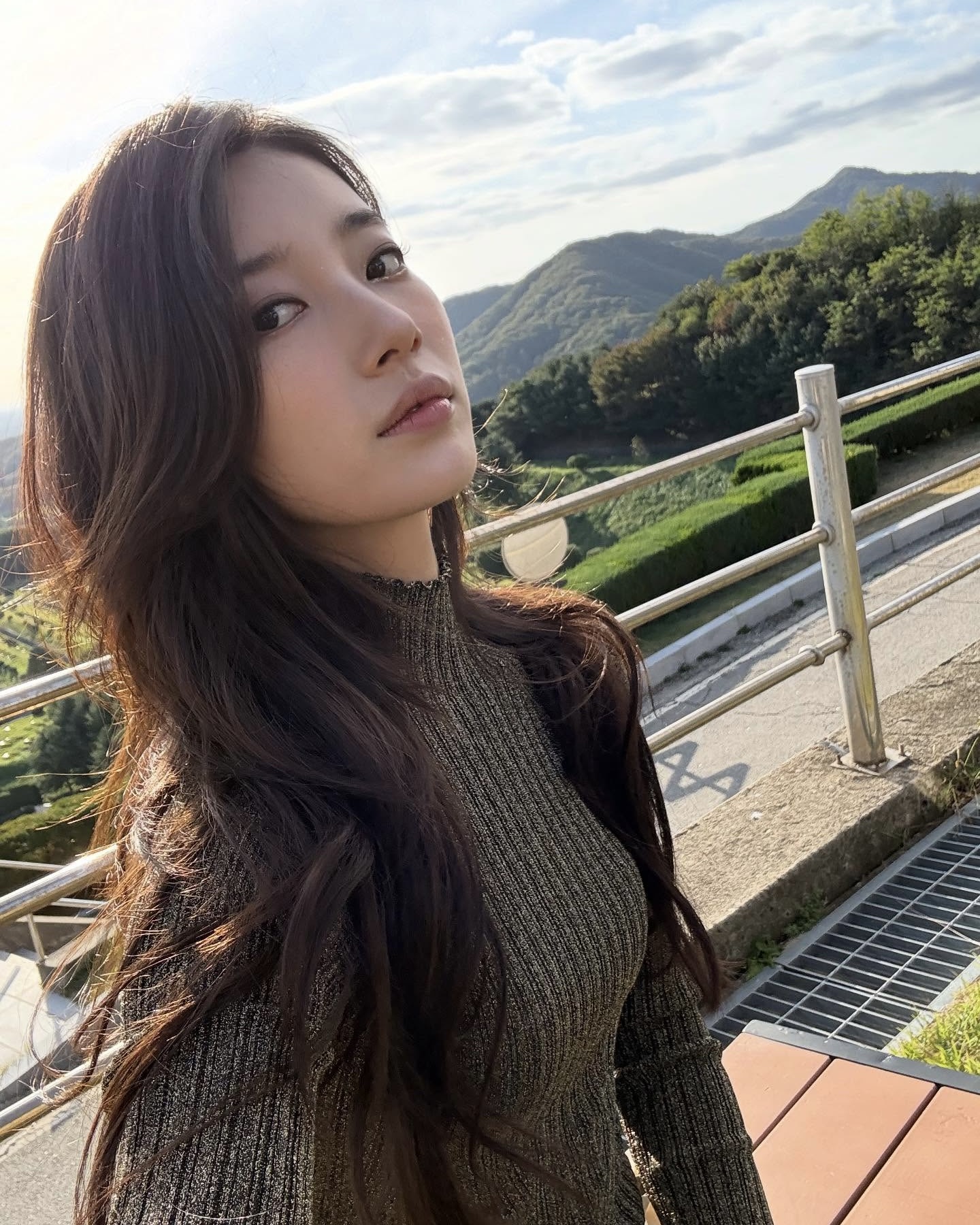 갑자기 추워진 날씨엔 목폴라🖤 따뜻하면서도 세련된 무드✨ 지금 딱 필요한 코디🧵 이미지