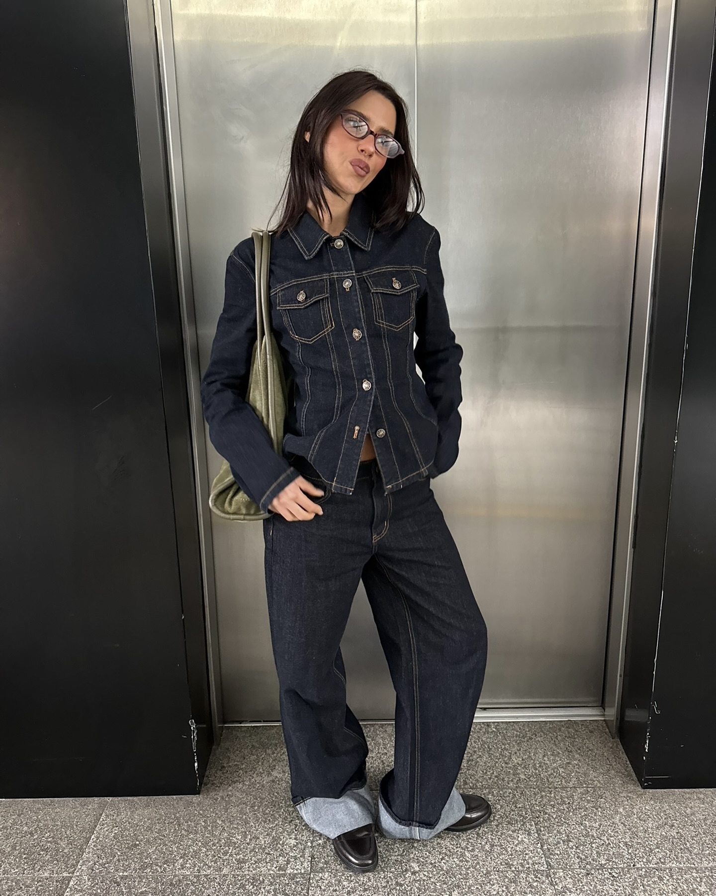 가을 옷장에 생지 하나쯤 있어야지👖 이미지"