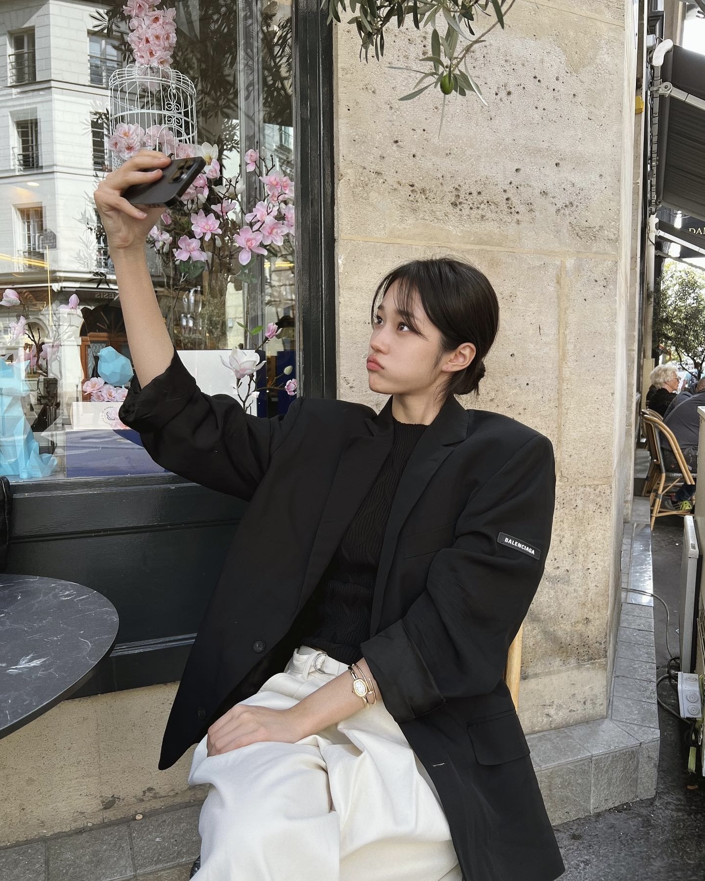 클래식한 매력의 블레이저룩🩶
가을엔 데일리로 입기 좋은 블레이저 하나면 충분해🍁 이미지5