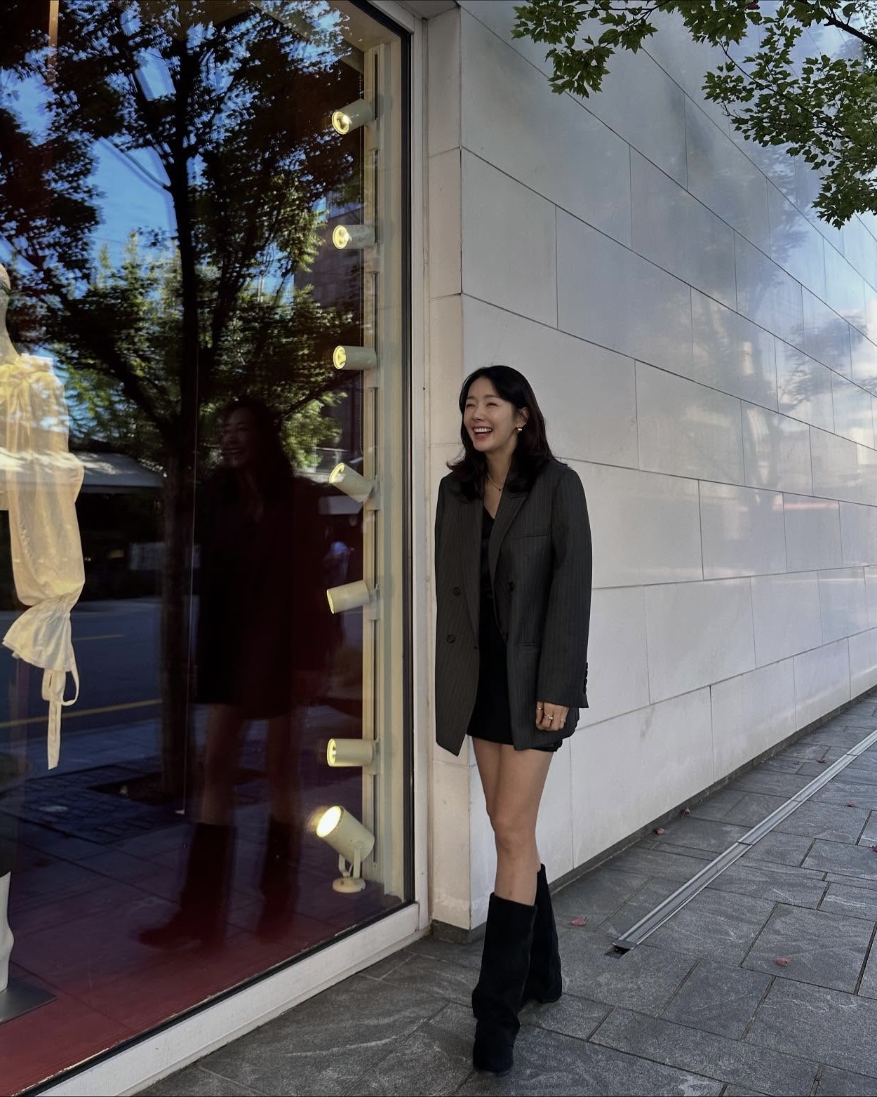 아직도 부츠 고민 중이라고?😮
스웨이드 부츠로 고급스럽고 트렌디한 가을룩을 연출해 보자🤎🧸 이미지6