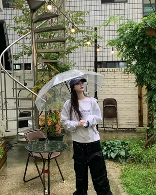 편하고 예쁜 와이드팬츠💙
어디에나 잘 어울리는 선택 아닌 필수템👖 🖤 이미지