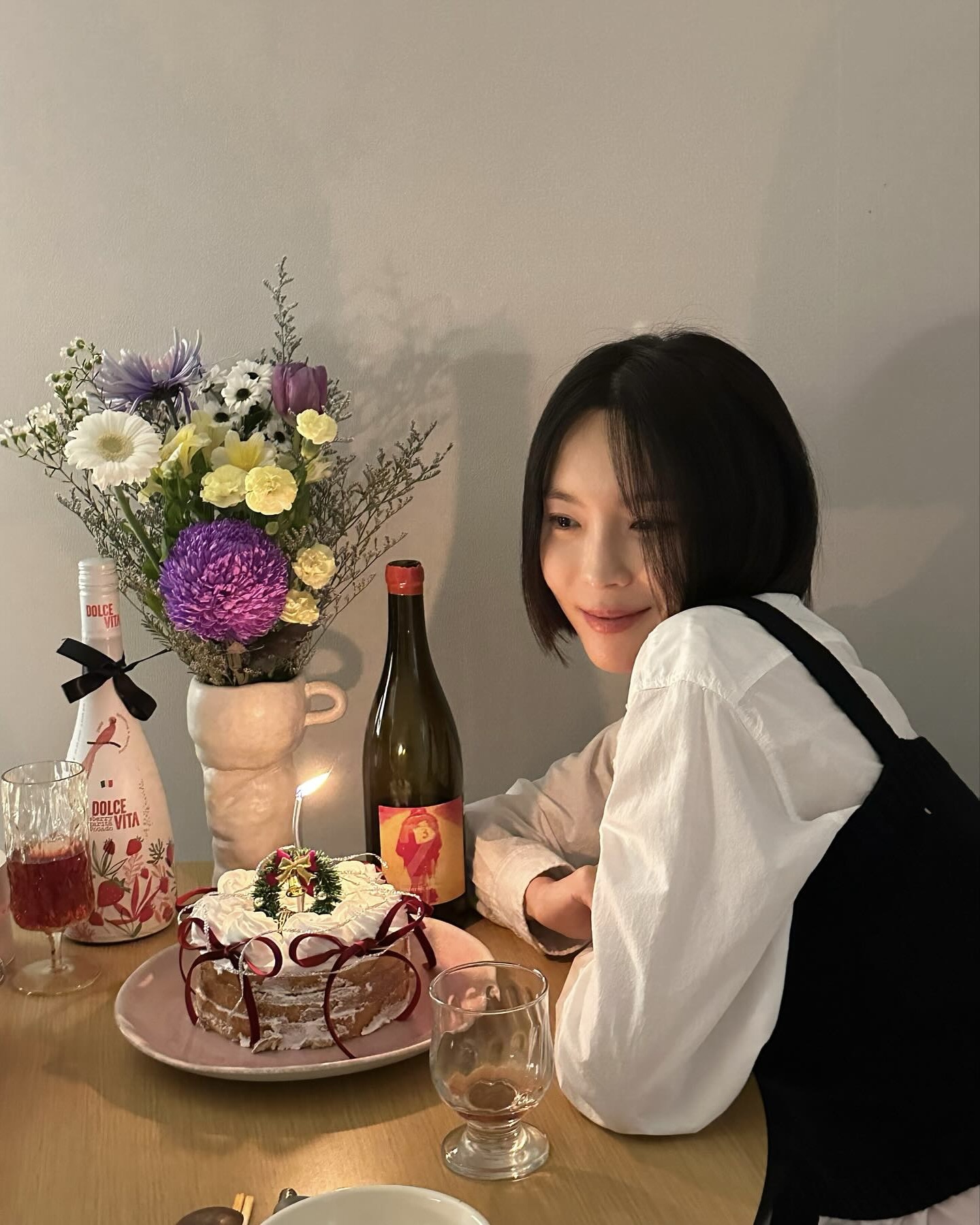 기온 떨어지면 생각나는 조합🤎
셔츠에 니트 레이어드로 깔끔하게 완성하는 데일리룩🧵👔 이미지5