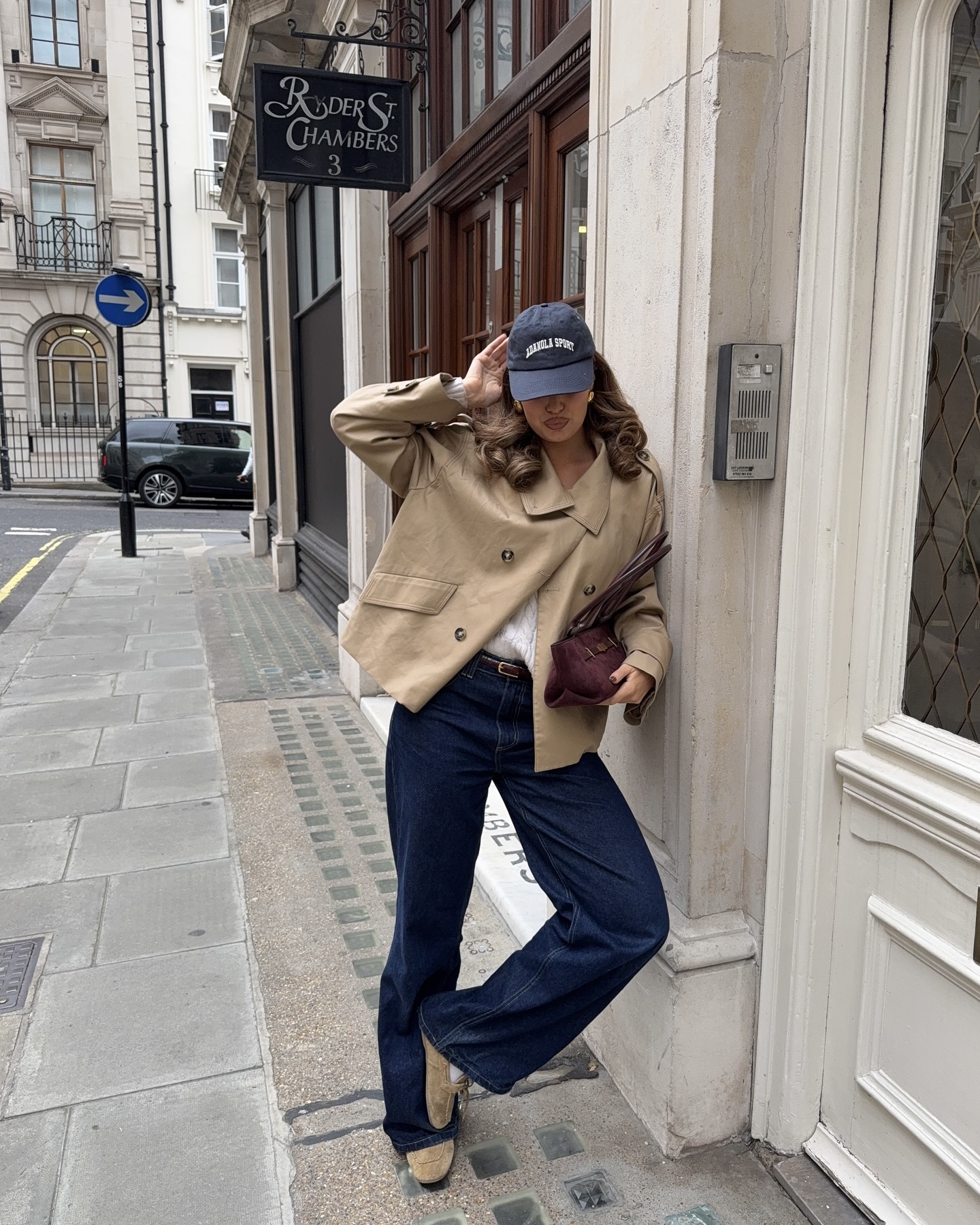 지금 아니면 못 입는 트렌치코트🧥
이번엔 동양인 체형 딱 맞는 숏 트렌치코트로 바꿔보자💫🕵🏻♀️ 이미지5