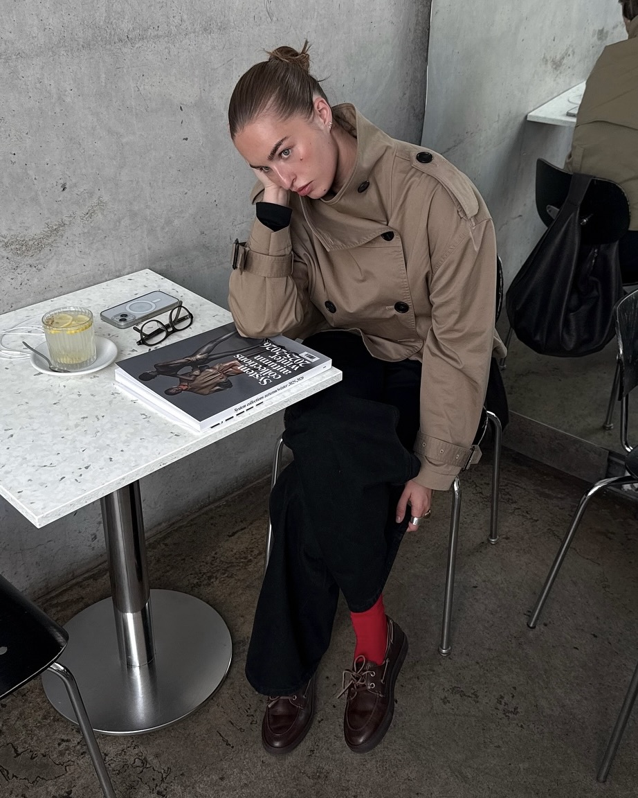 지금 아니면 못 입는 트렌치코트🧥
이번엔 동양인 체형 딱 맞는 숏 트렌치코트로 바꿔보자💫🕵🏻♀️ 이미지7