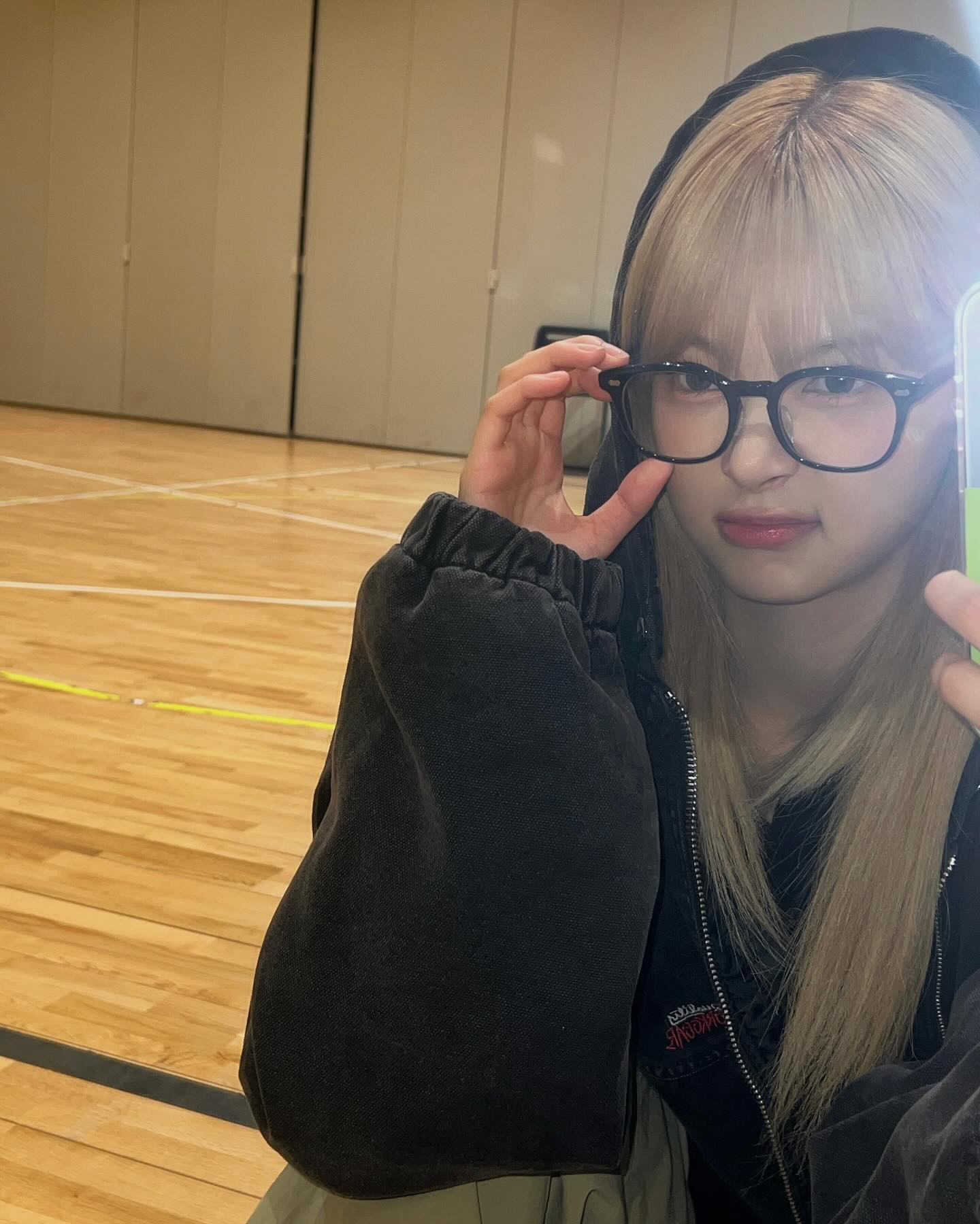 감기 걸리지 말고 후드 입자☕
편하게 입기 좋은 후드로 데일리 코디 완성하기🍁🤎 이미지3