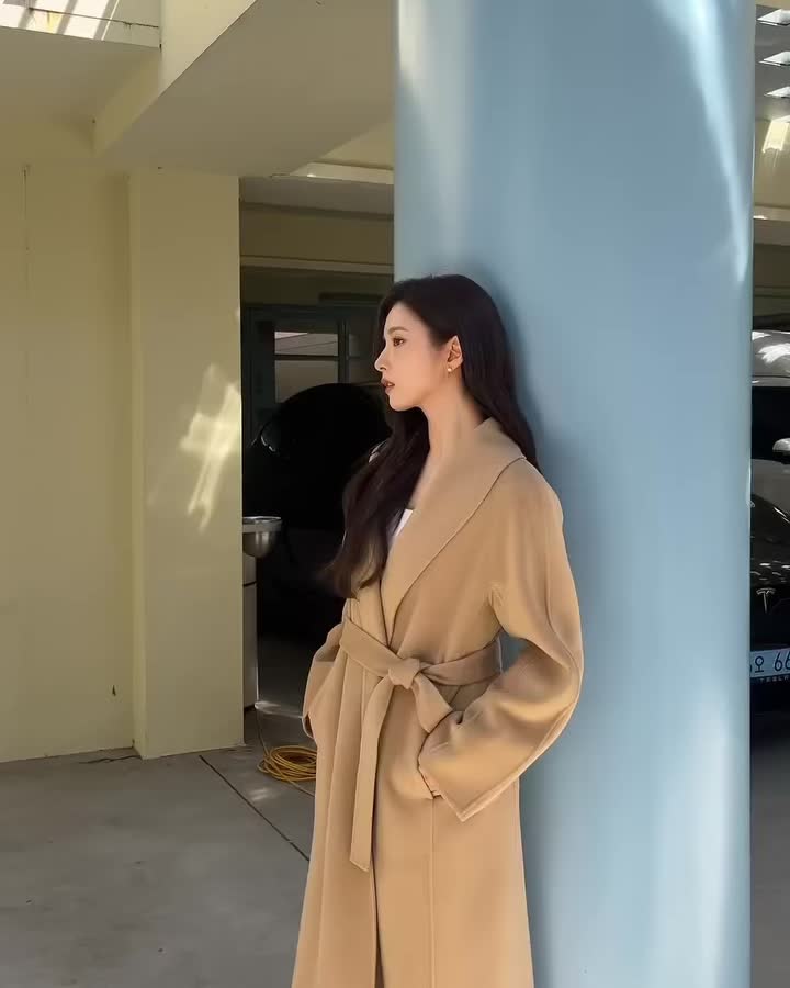 지금부터 겨울까지 입기 좋은 코트🧥 클래식부터 캐주얼까지, 어떤 무드에도 완벽한 롱코트🤍 이미지