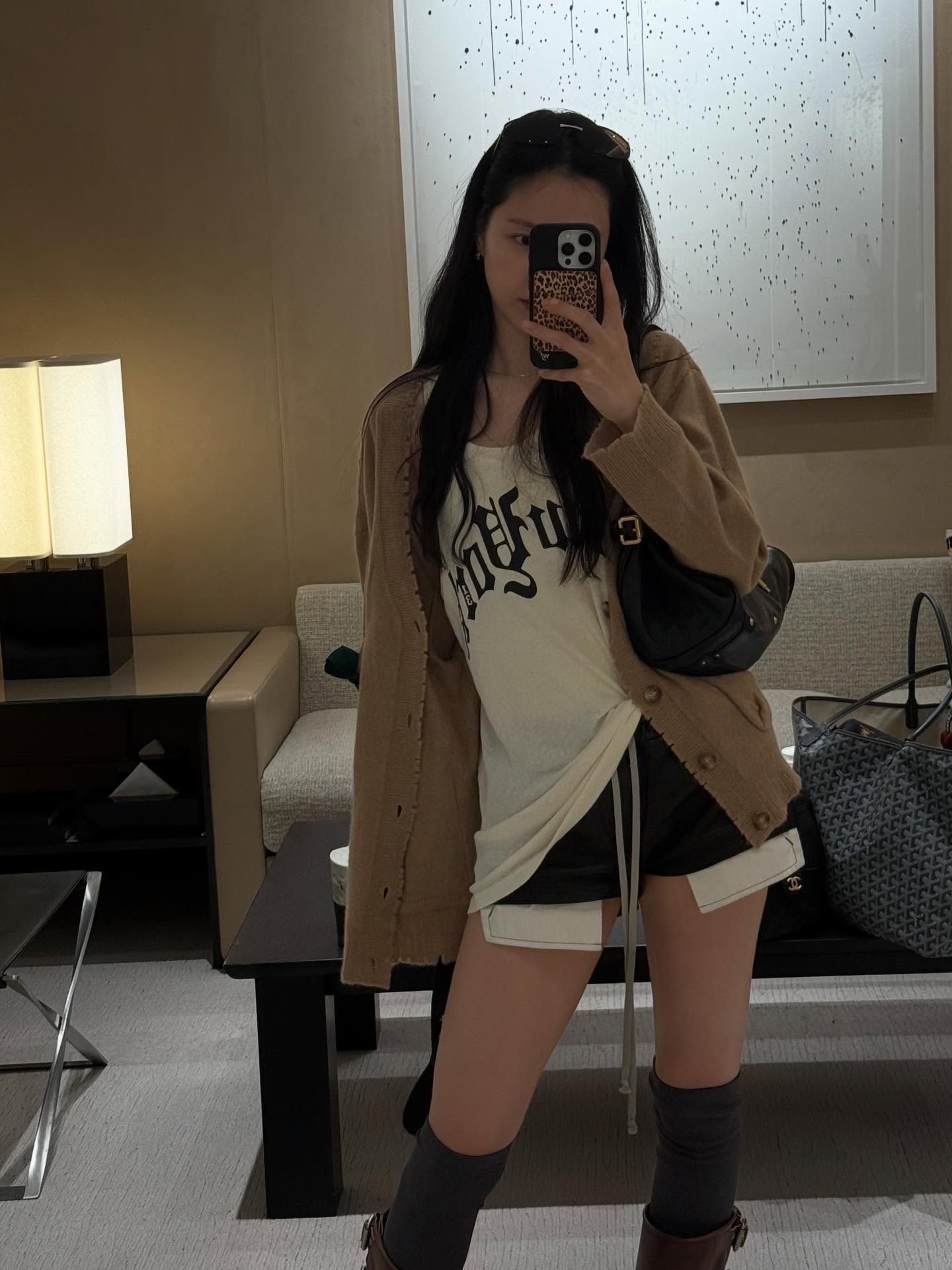 니트랑 셔츠에도 어울리는 가디건🩶
활용도 높은 가을 필수템 가디건 하나로 분위기 완성✨ 이미지5