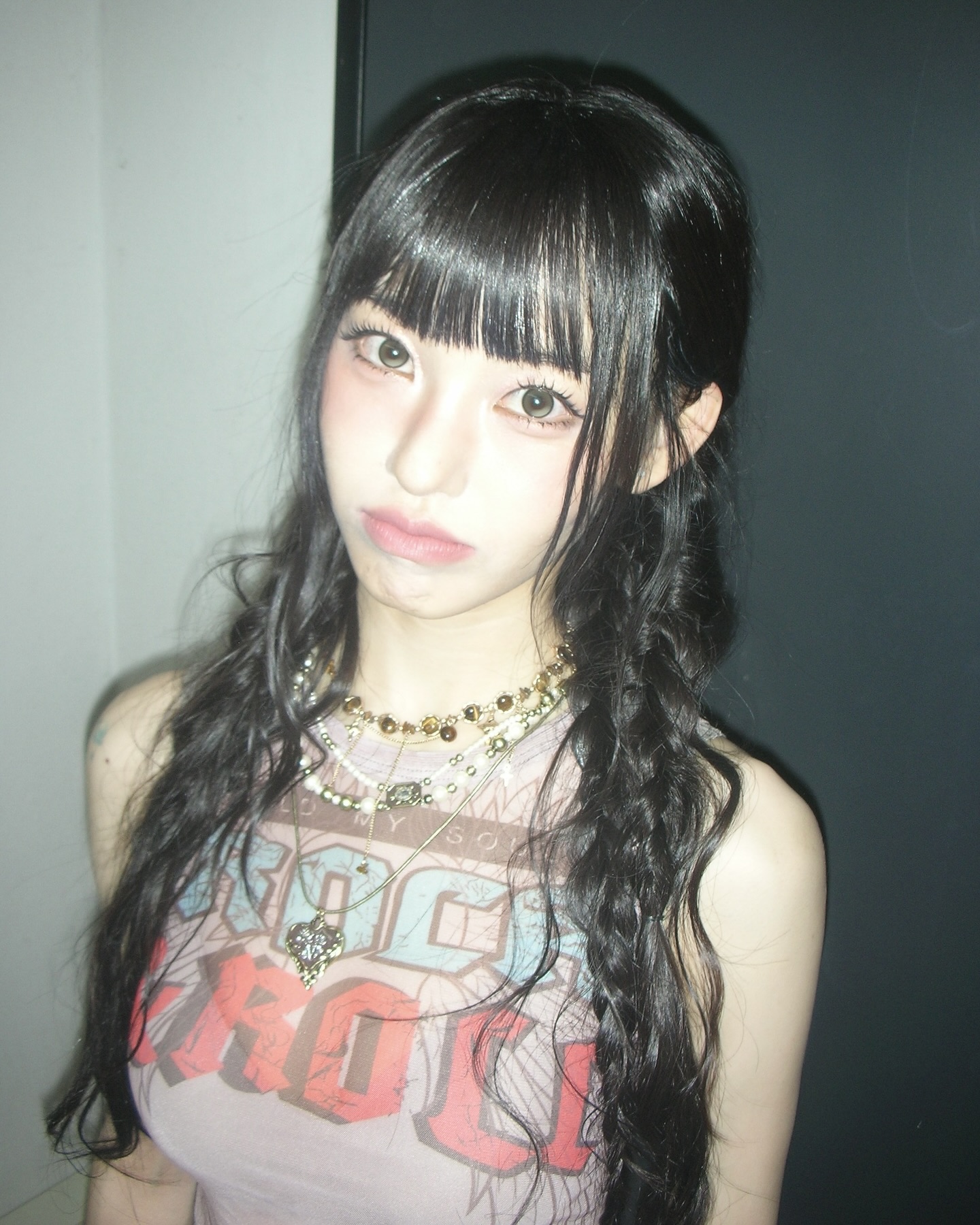 포인트 주고 싶은 날엔 땋은 머리🤍
그냥 묶기 심심해 보일 땐 땋은 머리로 헤어스타일 완성💘 이미지