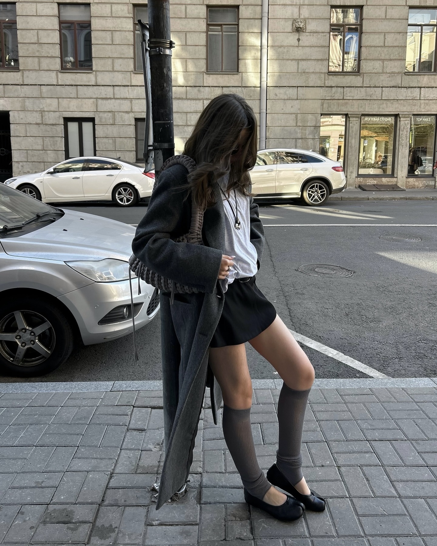 뭘 좀 아는 사람들은 니삭스 신어💫
잘 고른 니삭스 하나면 부츠는 필요 없으니🩶🧦미리 쟁여두자 이미지4