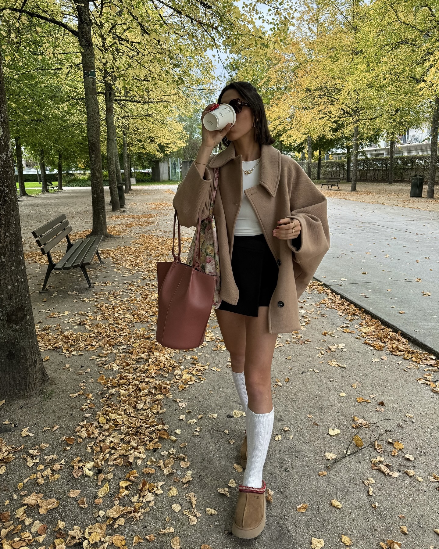 뭘 좀 아는 사람들은 니삭스 신어💫
잘 고른 니삭스 하나면 부츠는 필요 없으니🩶🧦미리 쟁여두자 이미지7