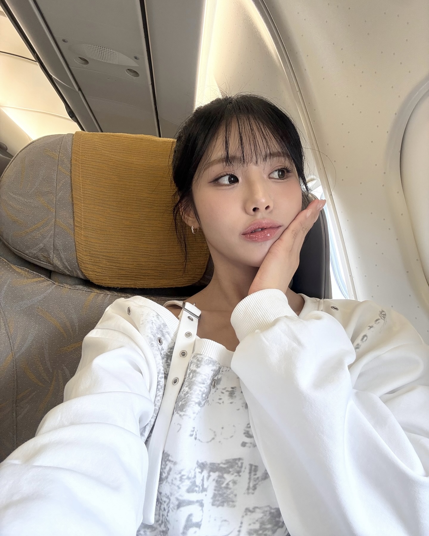 애쓰지 않아도 예쁜 꾸안꾸 맨투맨💫
오늘은 편안한 실루엣에 가볍게 걸치기 좋은 맨투맨 꺼내자😌🩵 이미지2