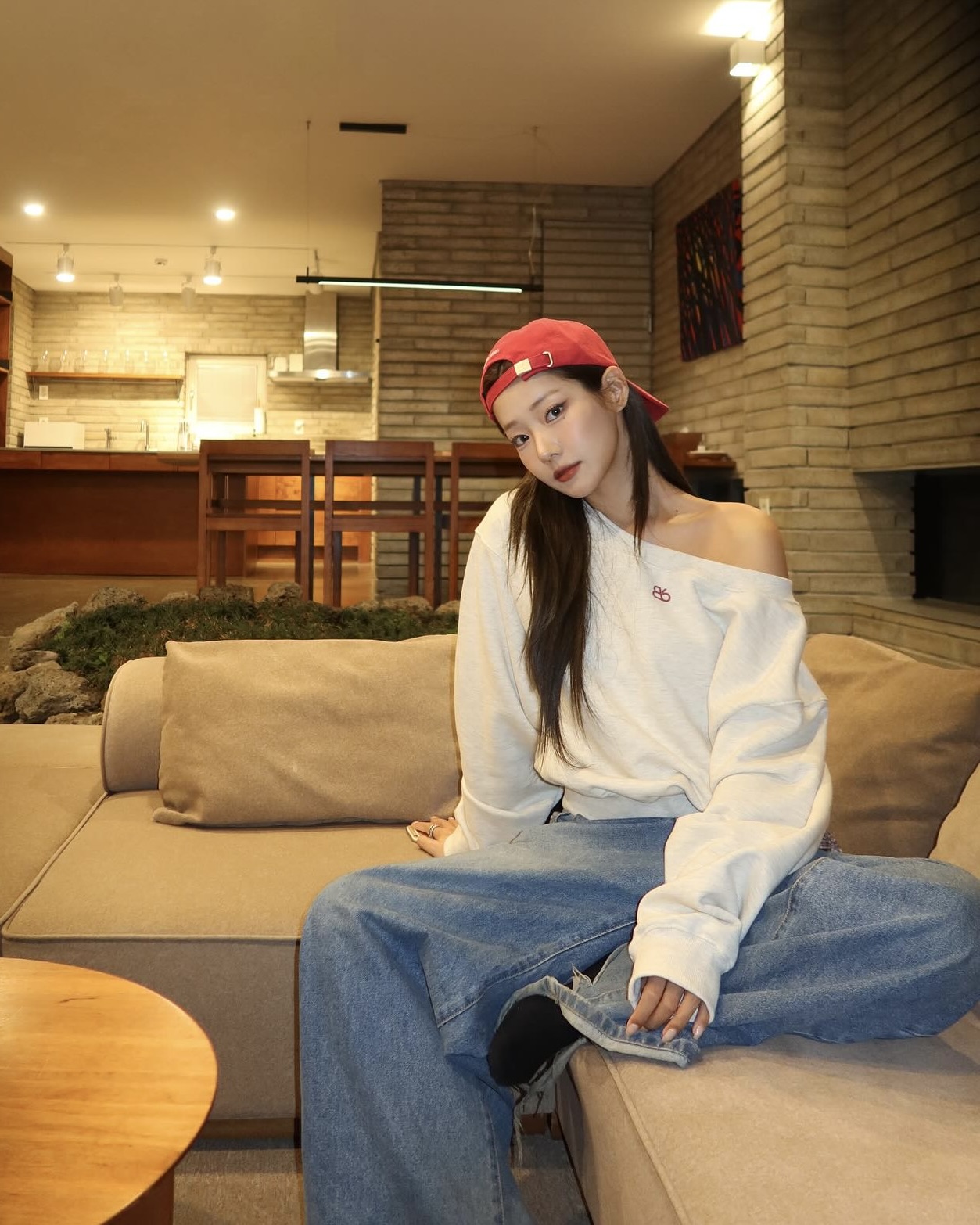 애쓰지 않아도 예쁜 꾸안꾸 맨투맨💫
오늘은 편안한 실루엣에 가볍게 걸치기 좋은 맨투맨 꺼내자😌🩵 이미지7