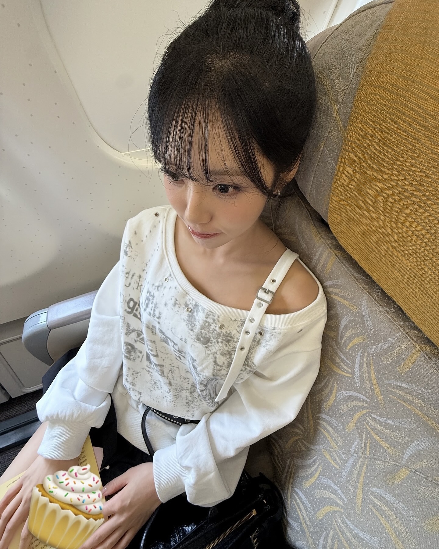 애쓰지 않아도 예쁜 꾸안꾸 맨투맨💫
오늘은 편안한 실루엣에 가볍게 걸치기 좋은 맨투맨 꺼내자😌🩵 이미지3