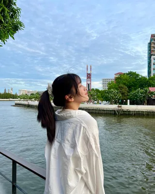 에겐녀들의 필수템💓스크런치
주말 데이트엔 편하고 사랑스러운 스크런치로 머리 묶자🫧🎀 이미지